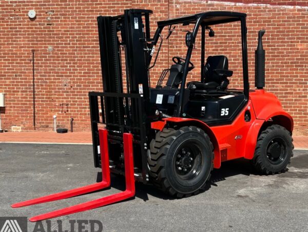 2022 REDLIFT CPCD35-XW33C-RT4 DIESEL ROUGH TERRAIN FORKLIFT