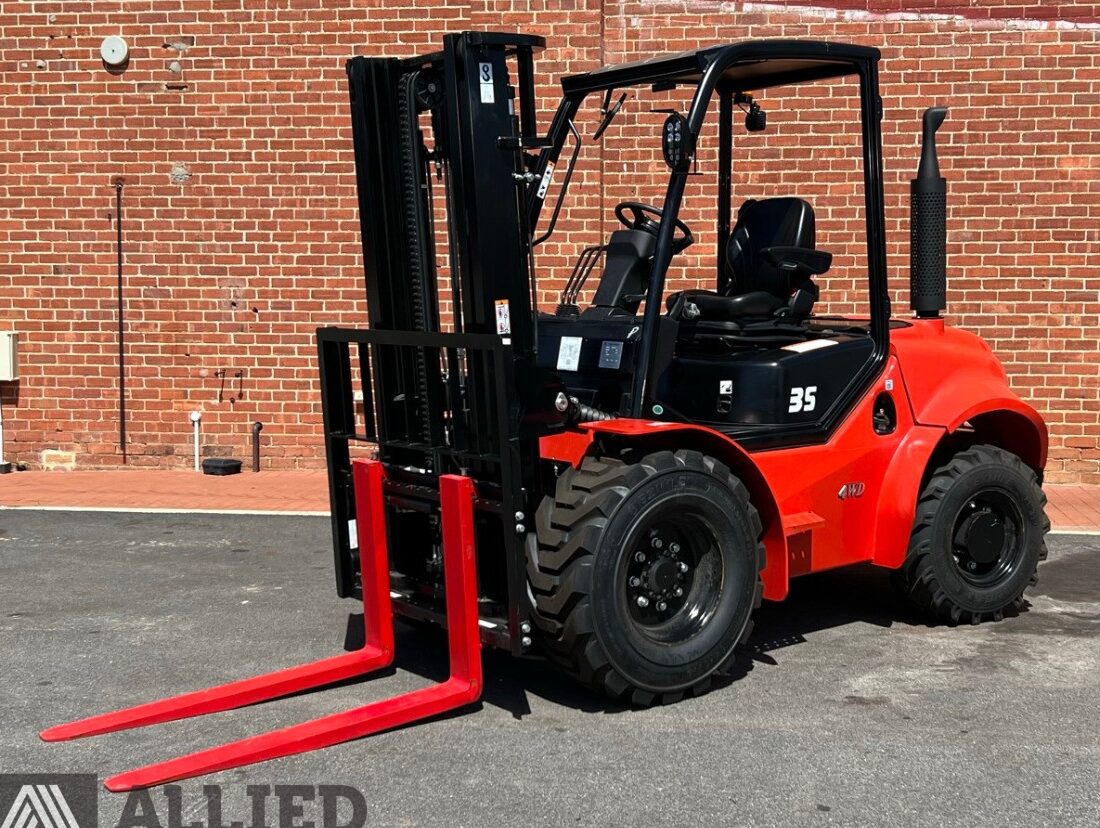 2022 REDLIFT CPCD35-XW33C-RT4 DIESEL ROUGH TERRAIN FORKLIFT