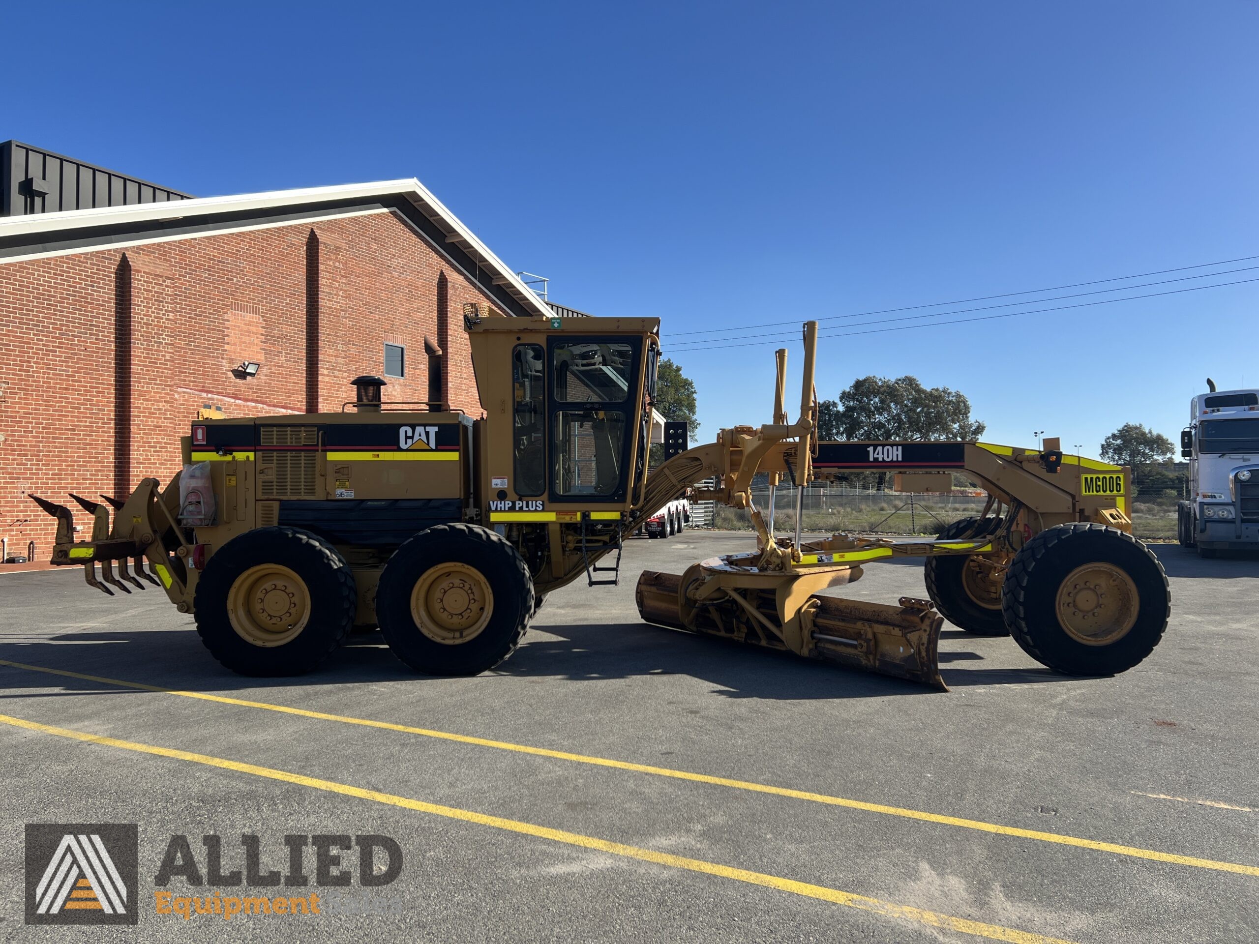 2005 CATERPILLAR 140H MOTOR GRADER