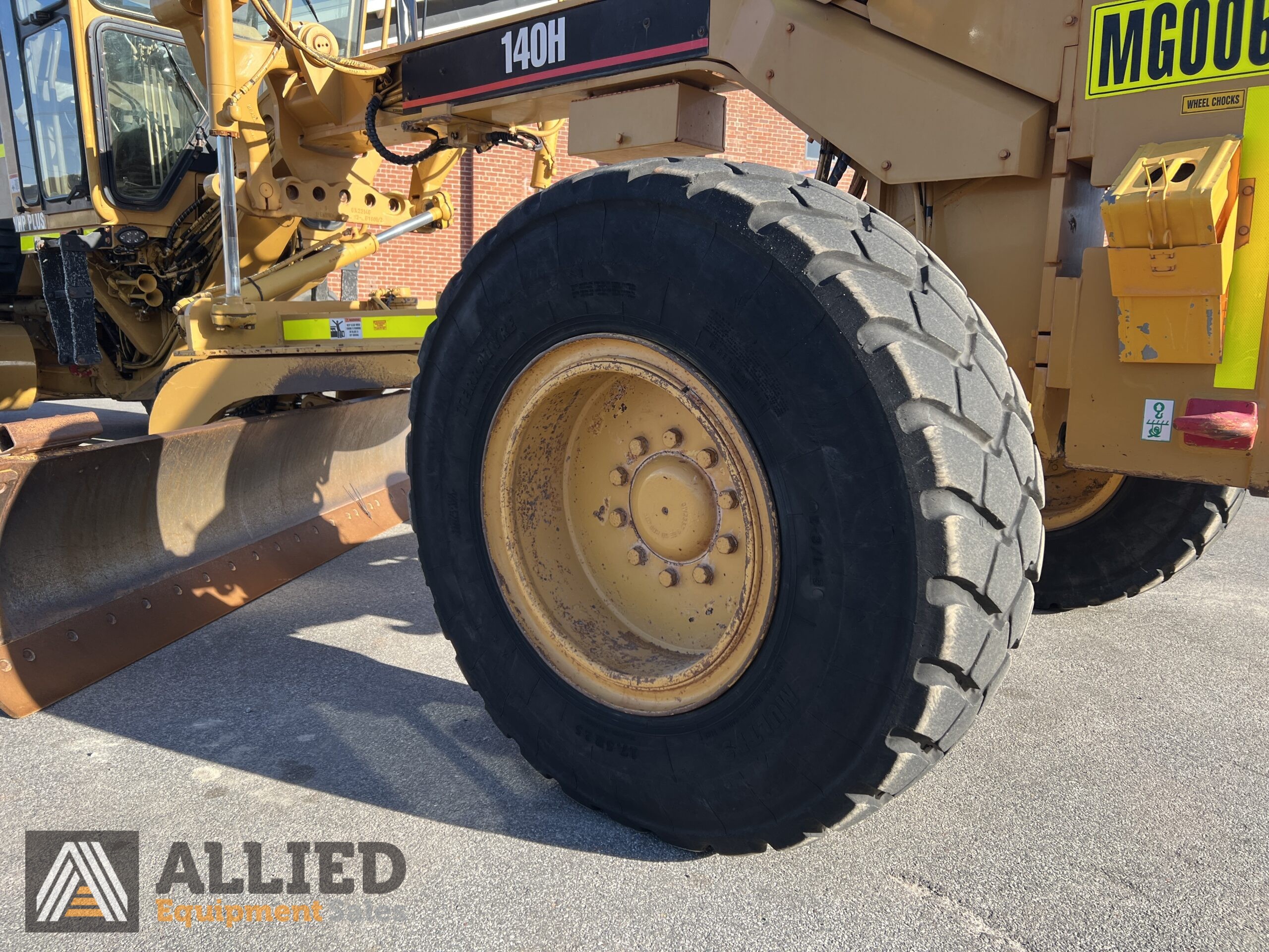 2005 CATERPILLAR 140H MOTOR GRADER