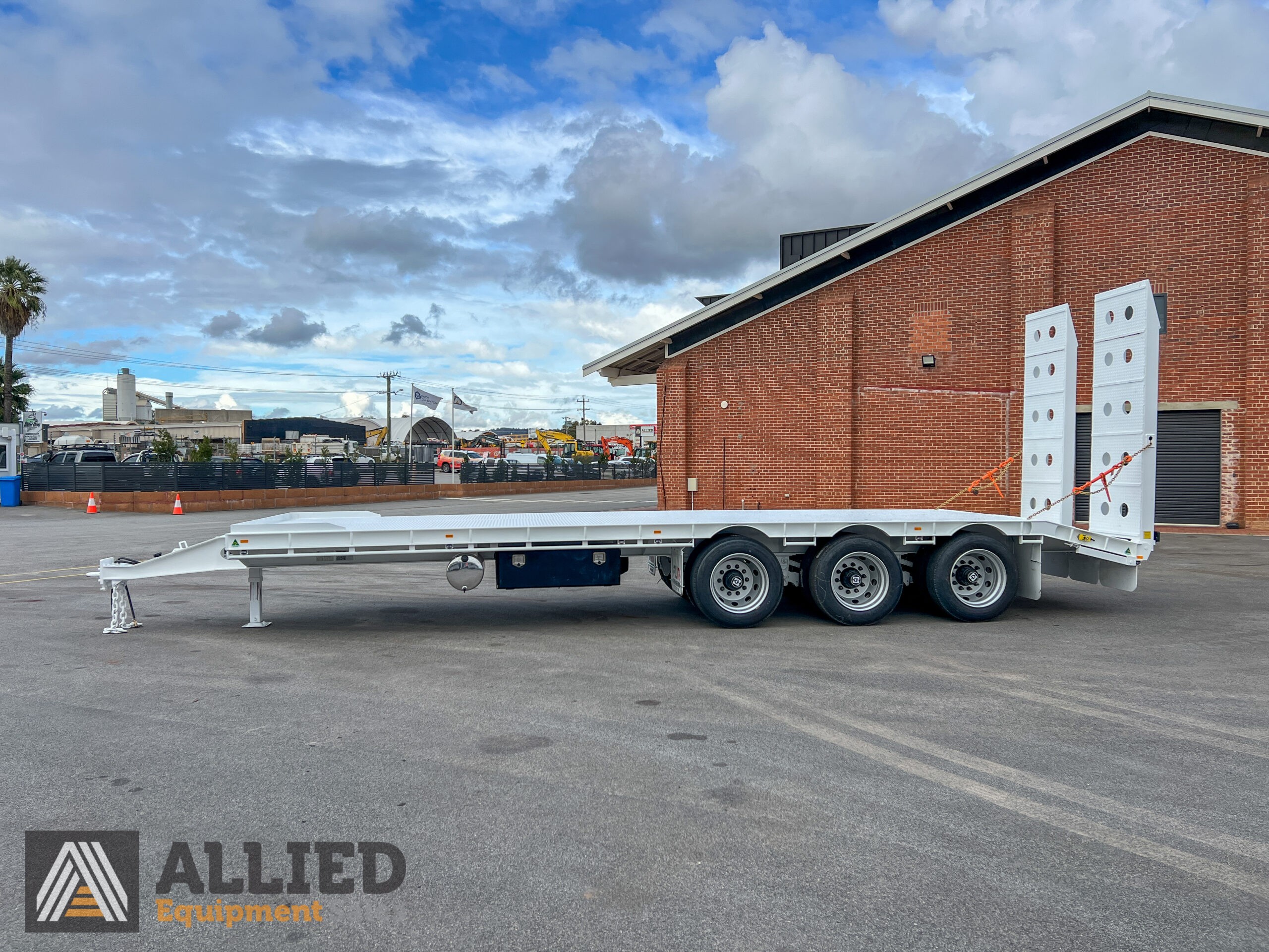 2024 FWR TRI AXLE TAG TRAILER