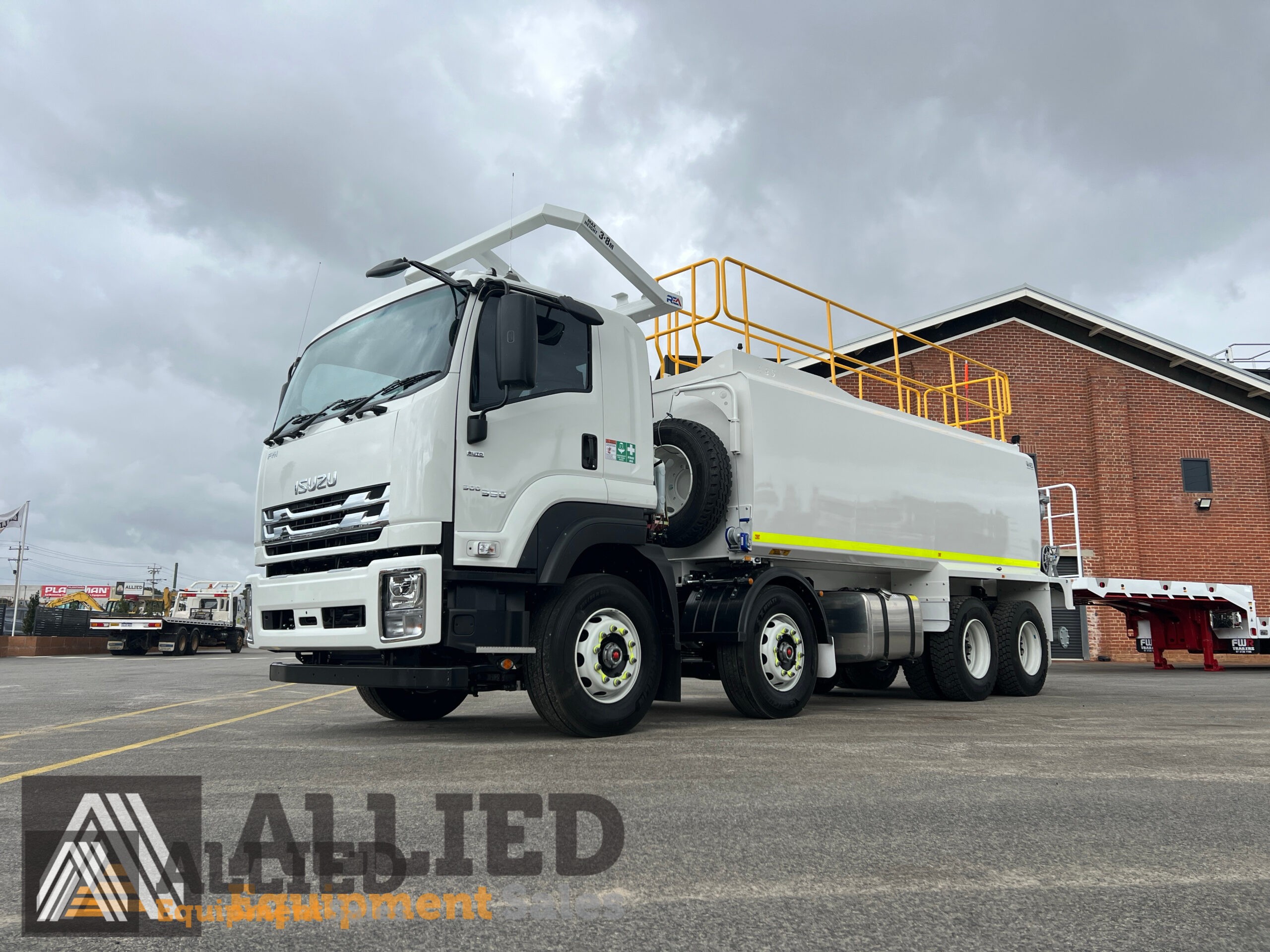 2024 ISUZU FYH300/350 8×4 WATER TRUCK C/W AES 18000 WATER TANK