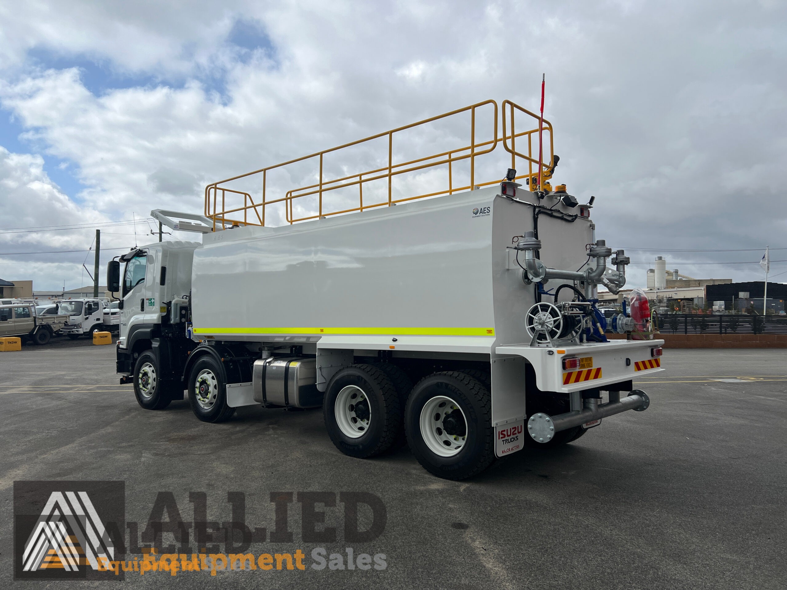 2024 ISUZU FYH300/350 8×4 WATER TRUCK C/W AES 18000 WATER TANK