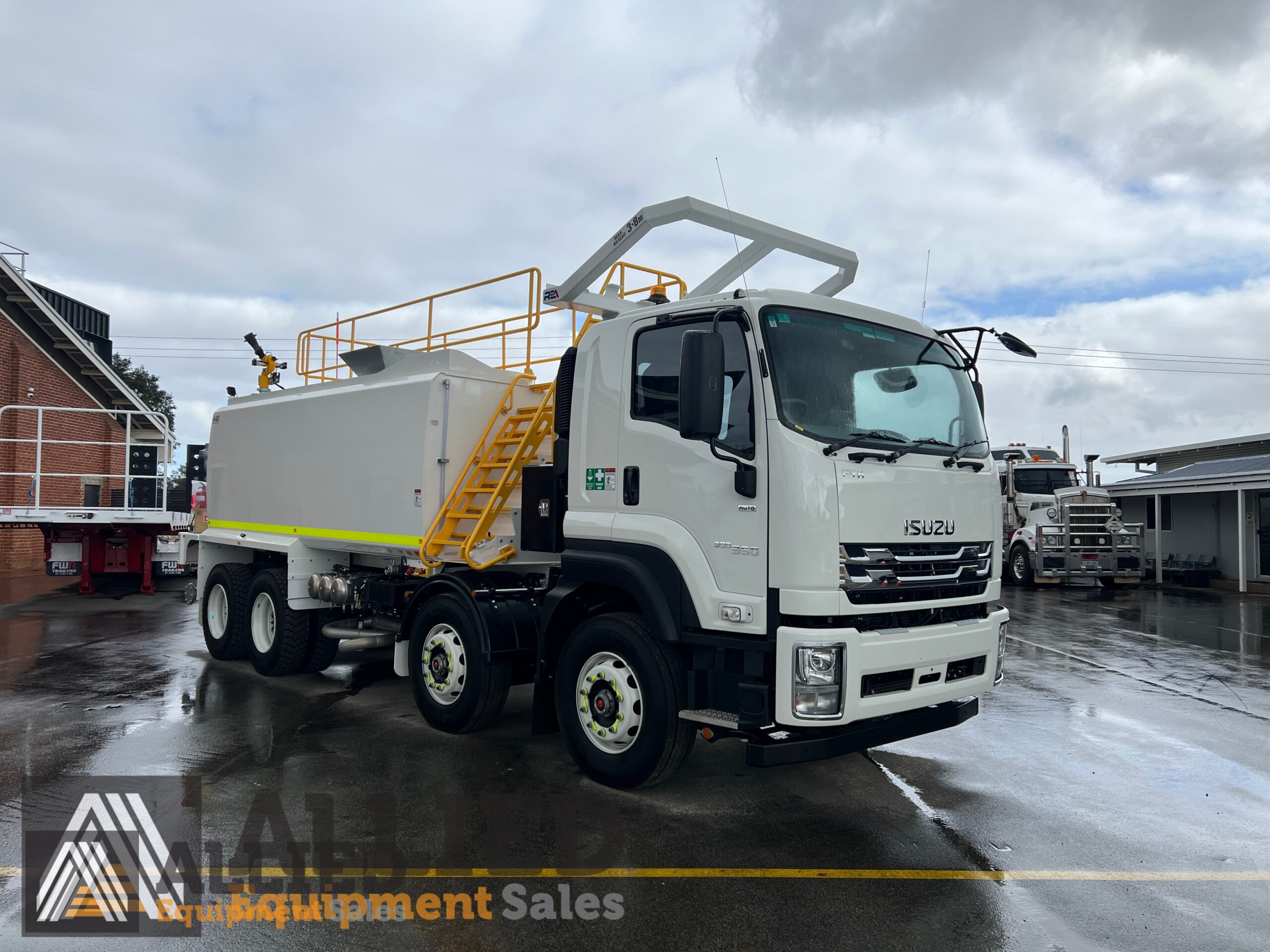 2024 ISUZU FYH300/350 8×4 WATER TRUCK C/W AES 18000 WATER TANK