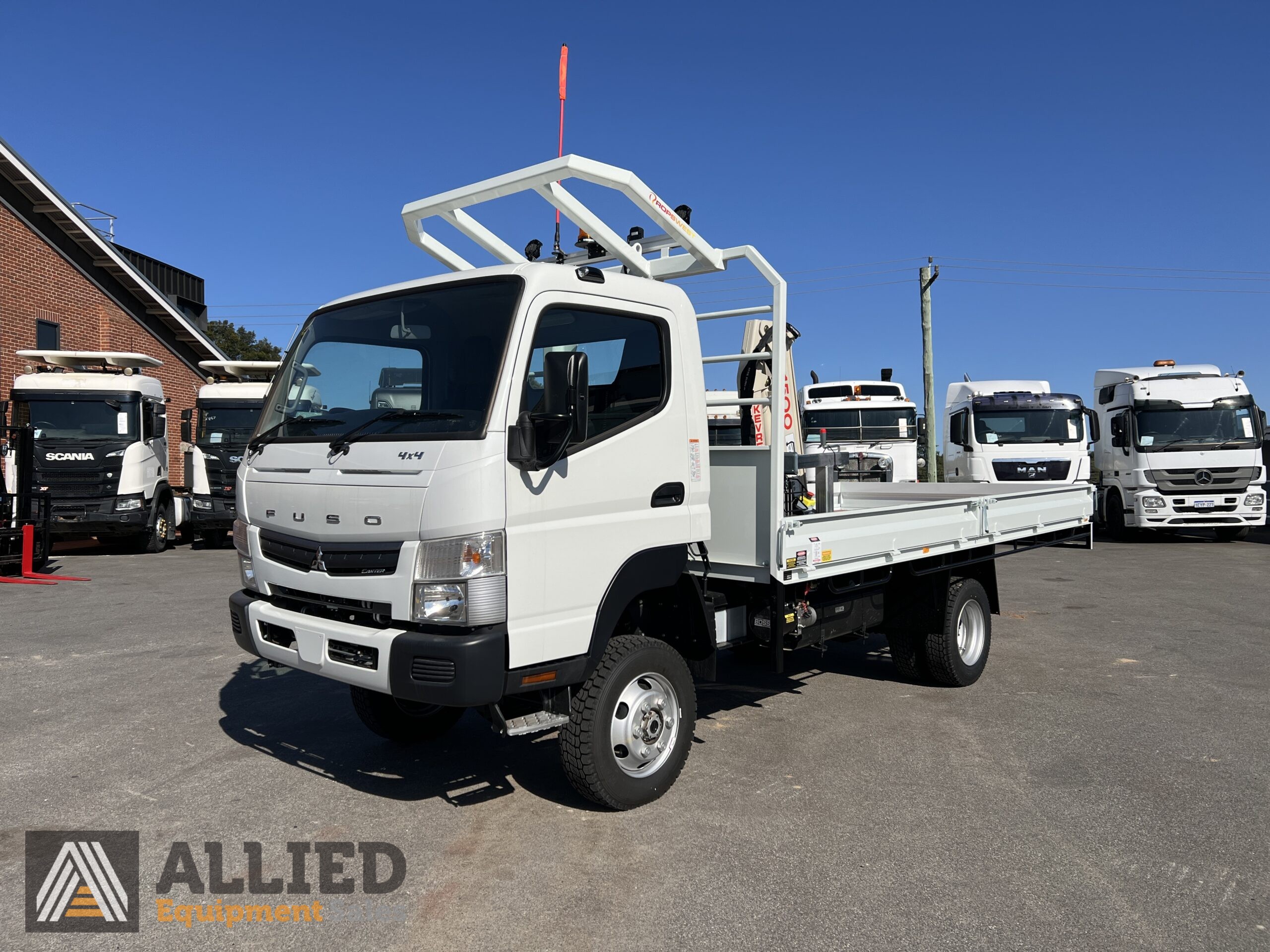 2023 MITSUBISHI FUSO FLAT TOP HIAB TRUCK