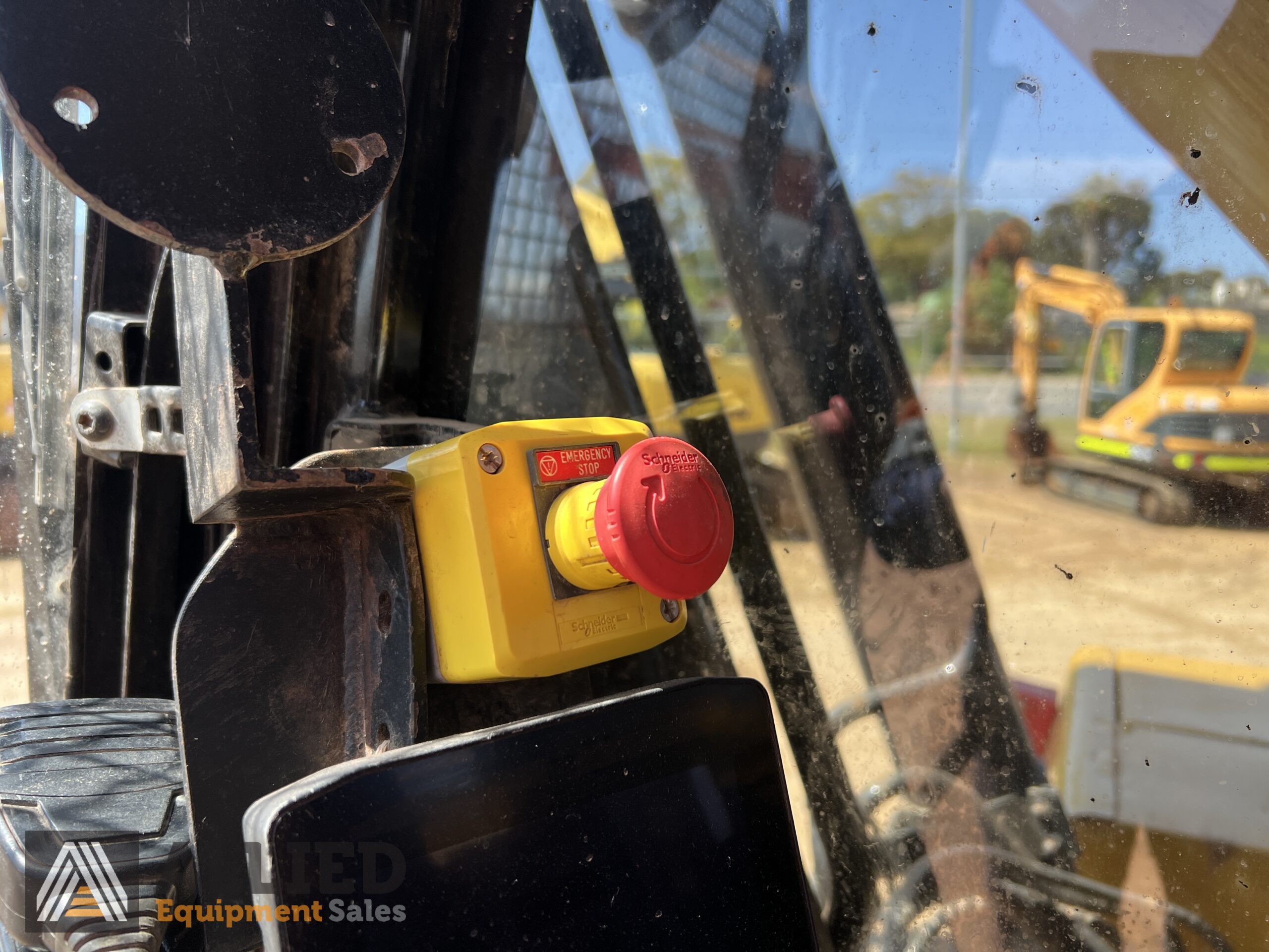 2019 CATERPILLAR 330GC EXCAVATOR