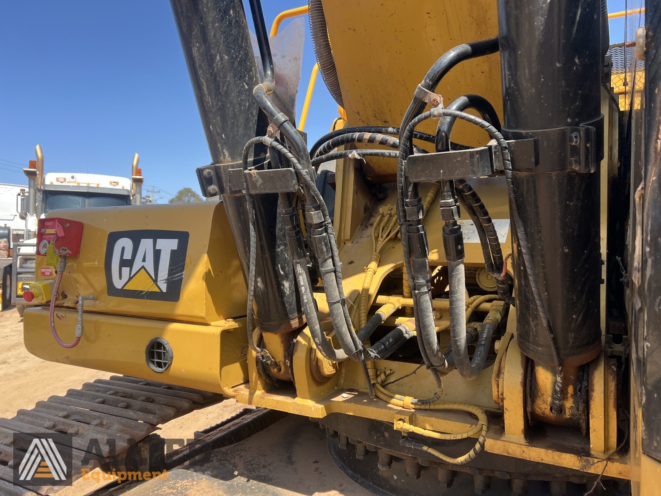 2019 CATERPILLAR 330GC EXCAVATOR