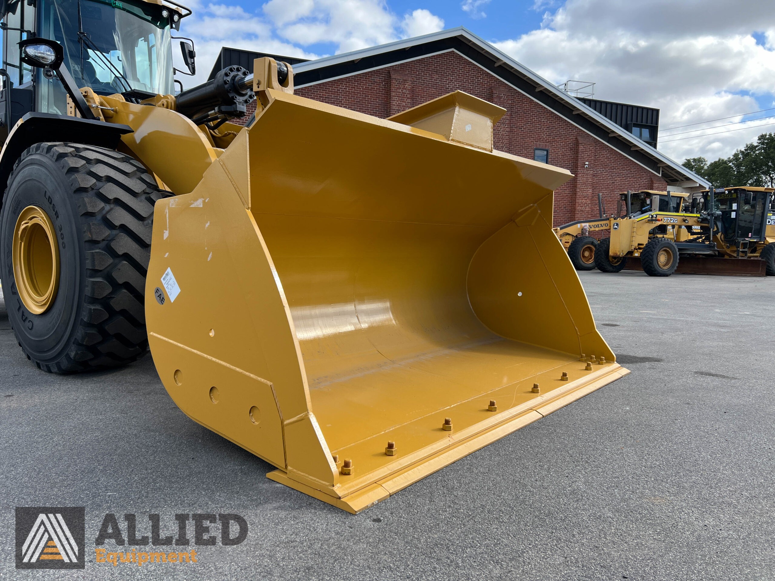 2023 CATERPILLAR 972NG WHEEL LOADER