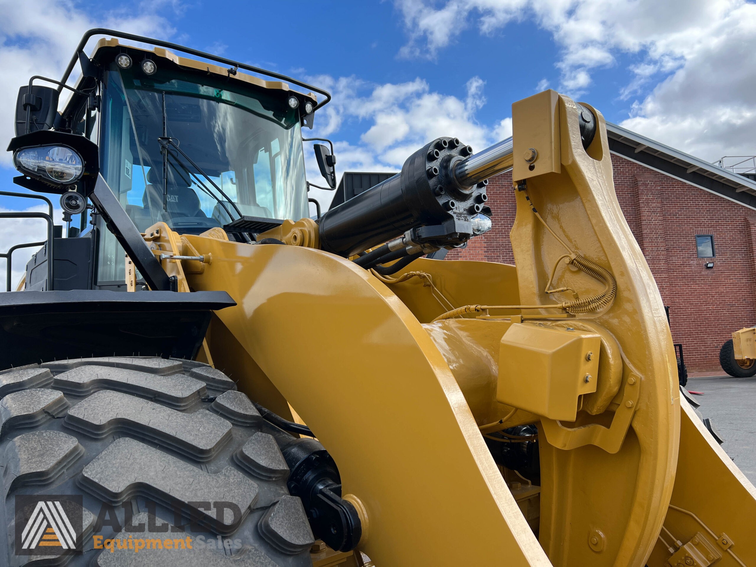 2023 CATERPILLAR 972NG WHEEL LOADER