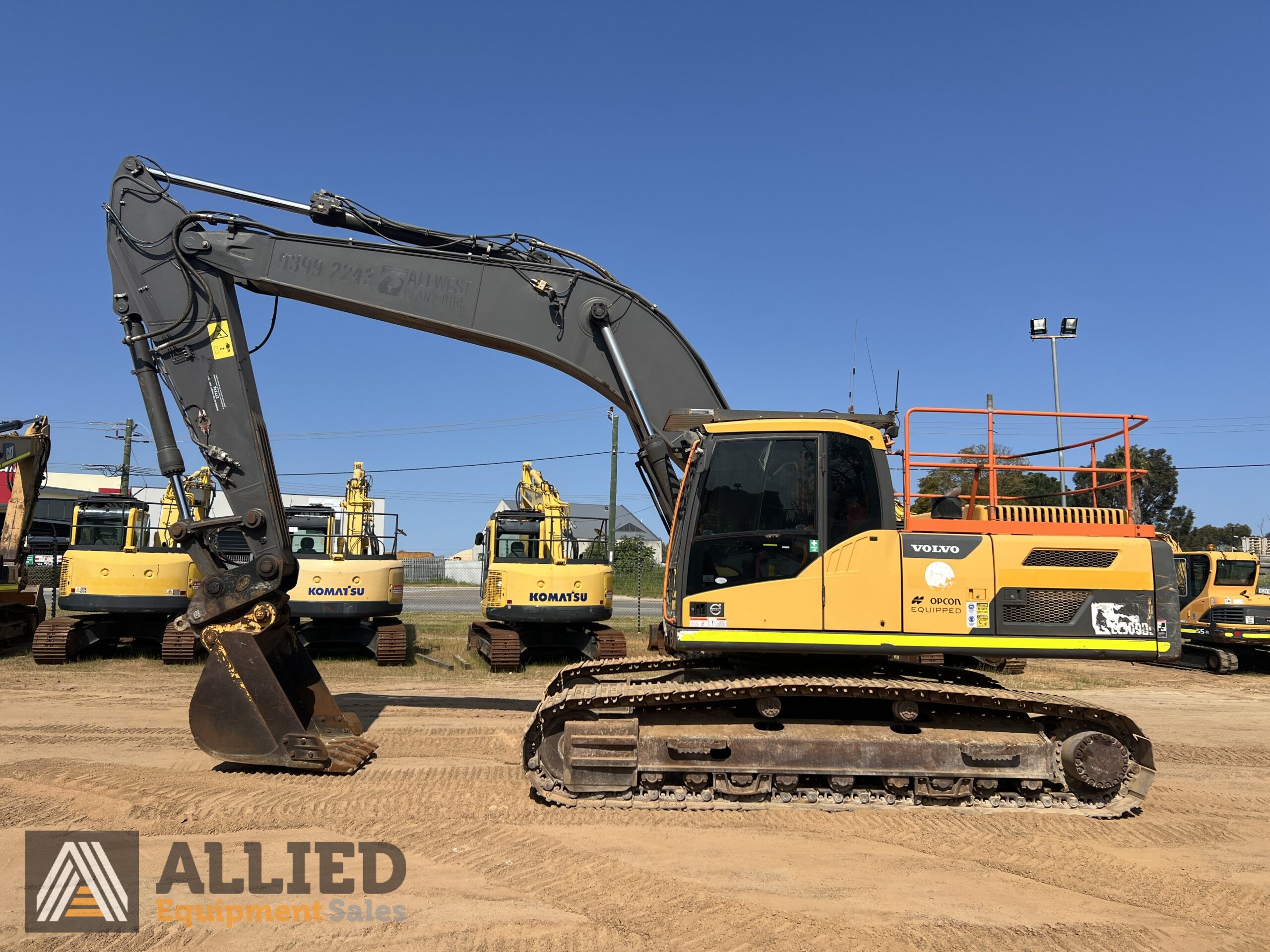 2019 VOLVO EC300D HYDRAULIC EXCAVATOR