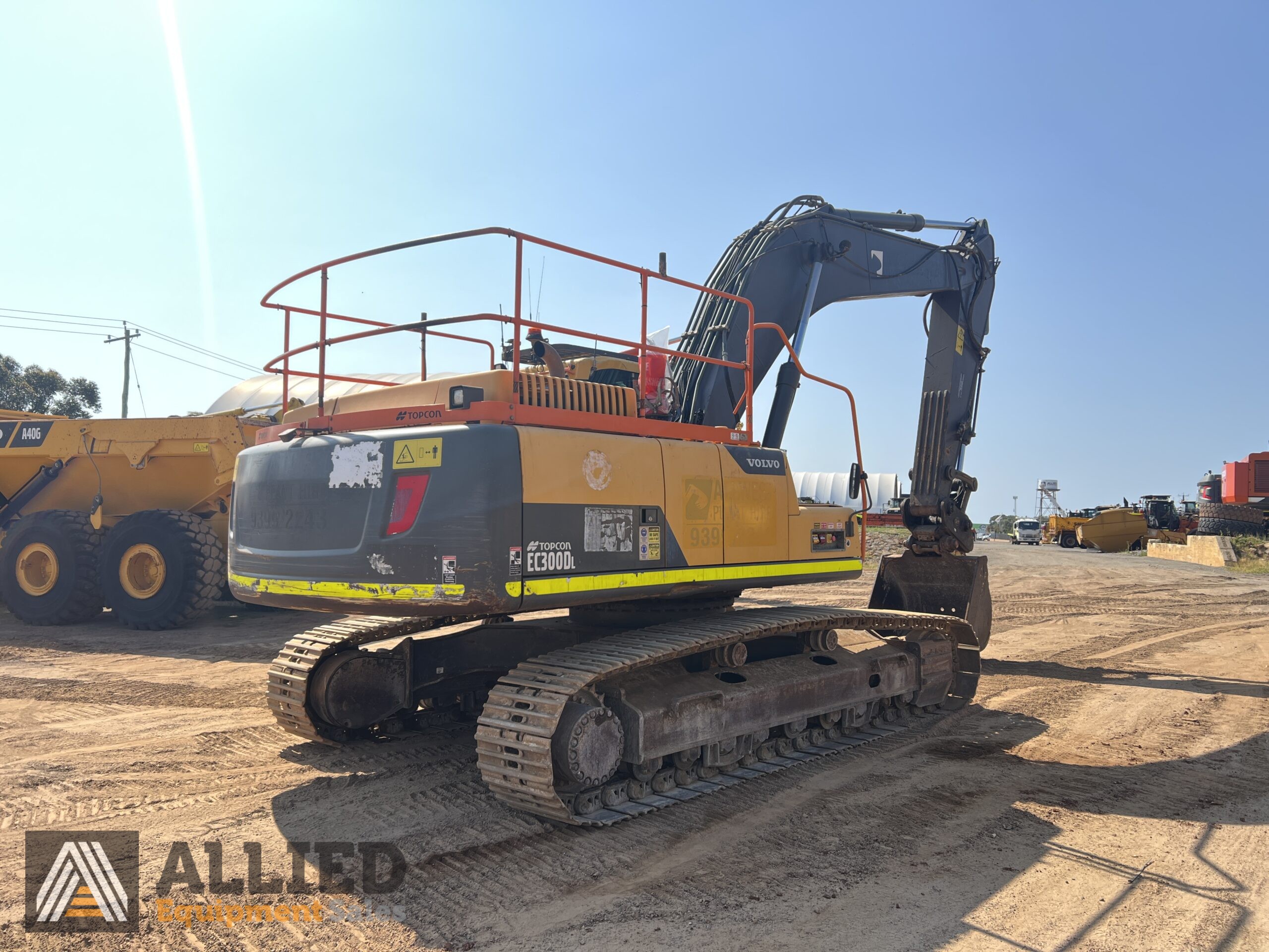 2019 VOLVO EC300D HYDRAULIC EXCAVATOR