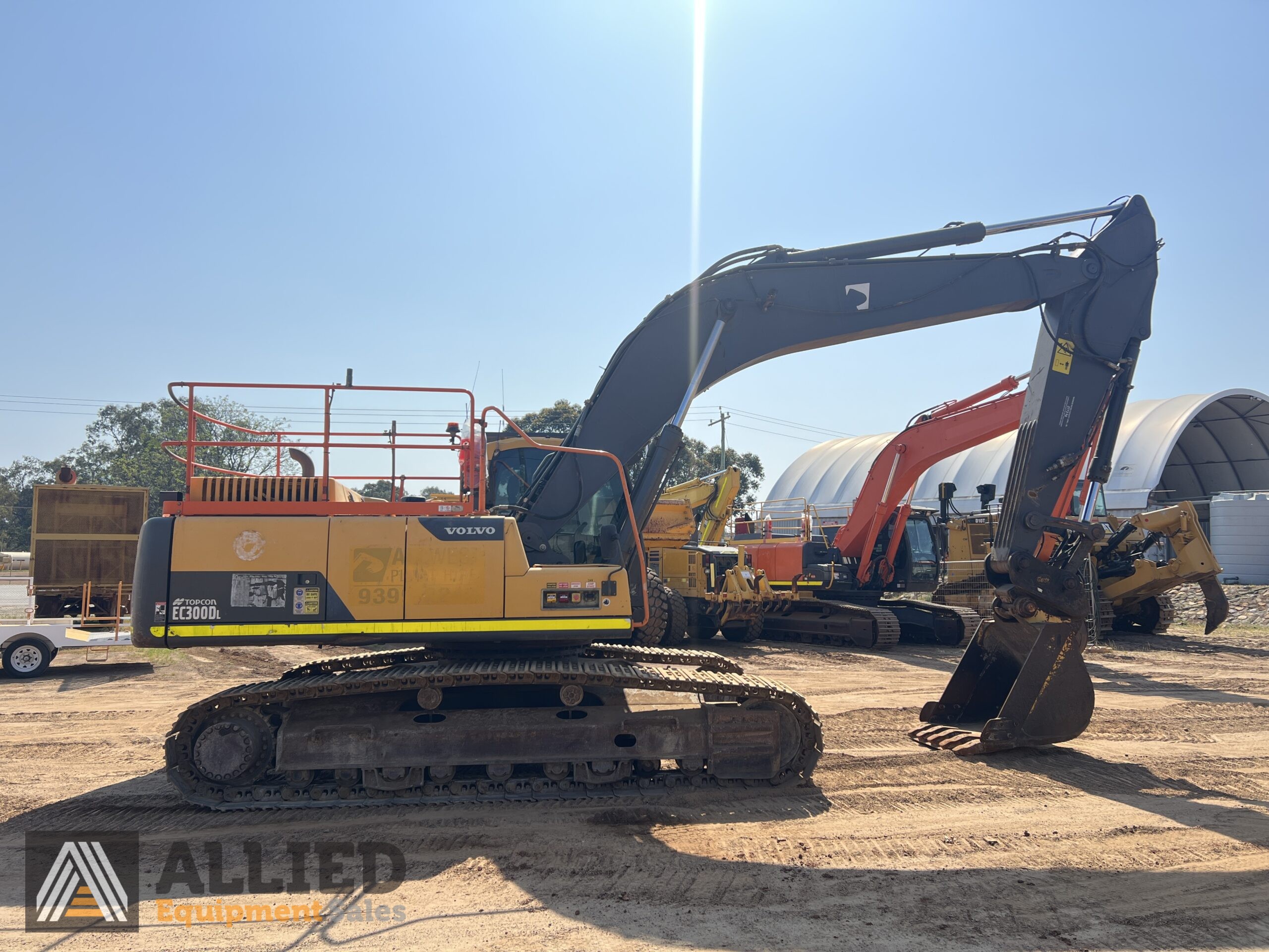 2019 VOLVO EC300D HYDRAULIC EXCAVATOR