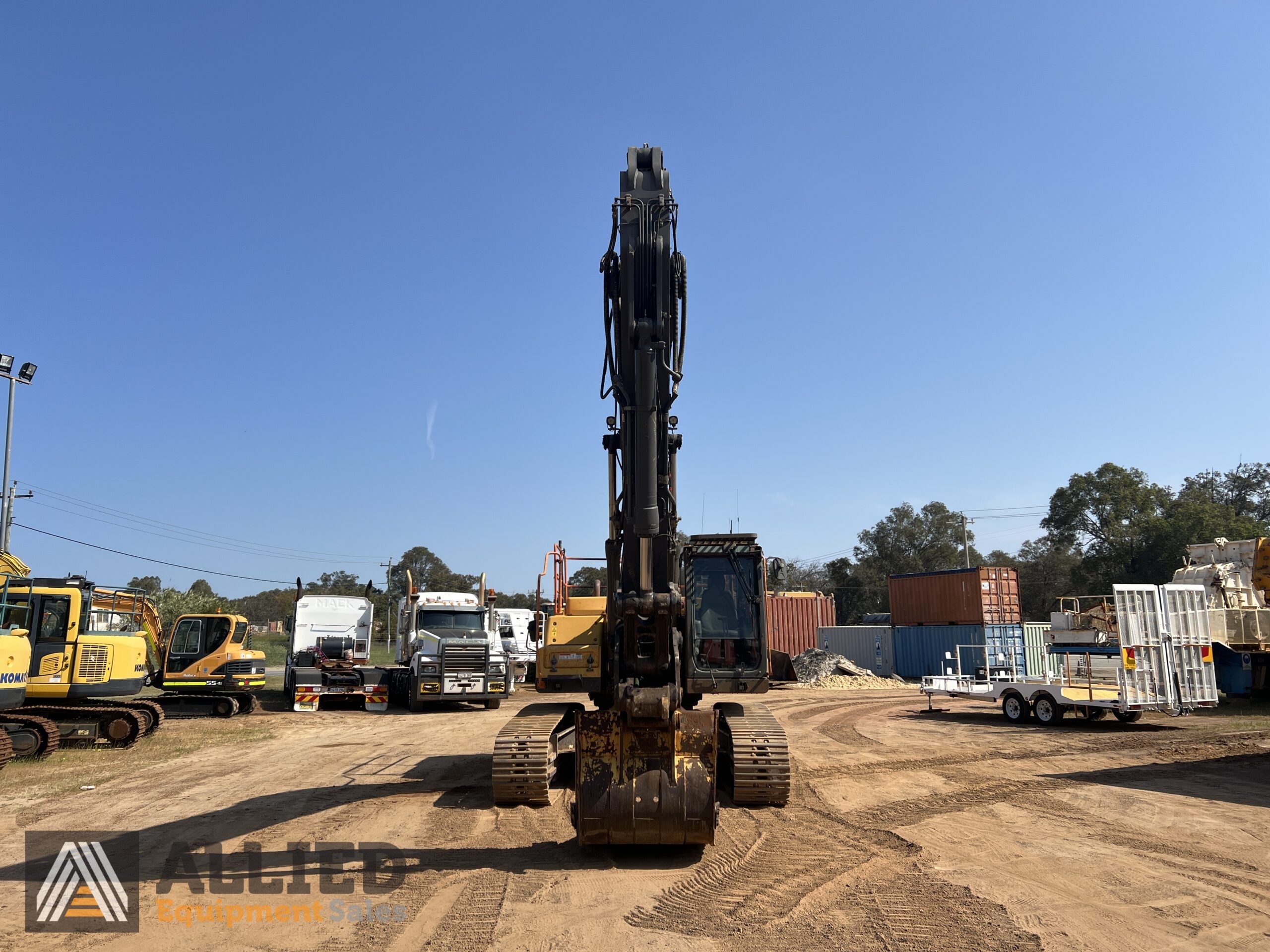 2019 VOLVO EC300D HYDRAULIC EXCAVATOR