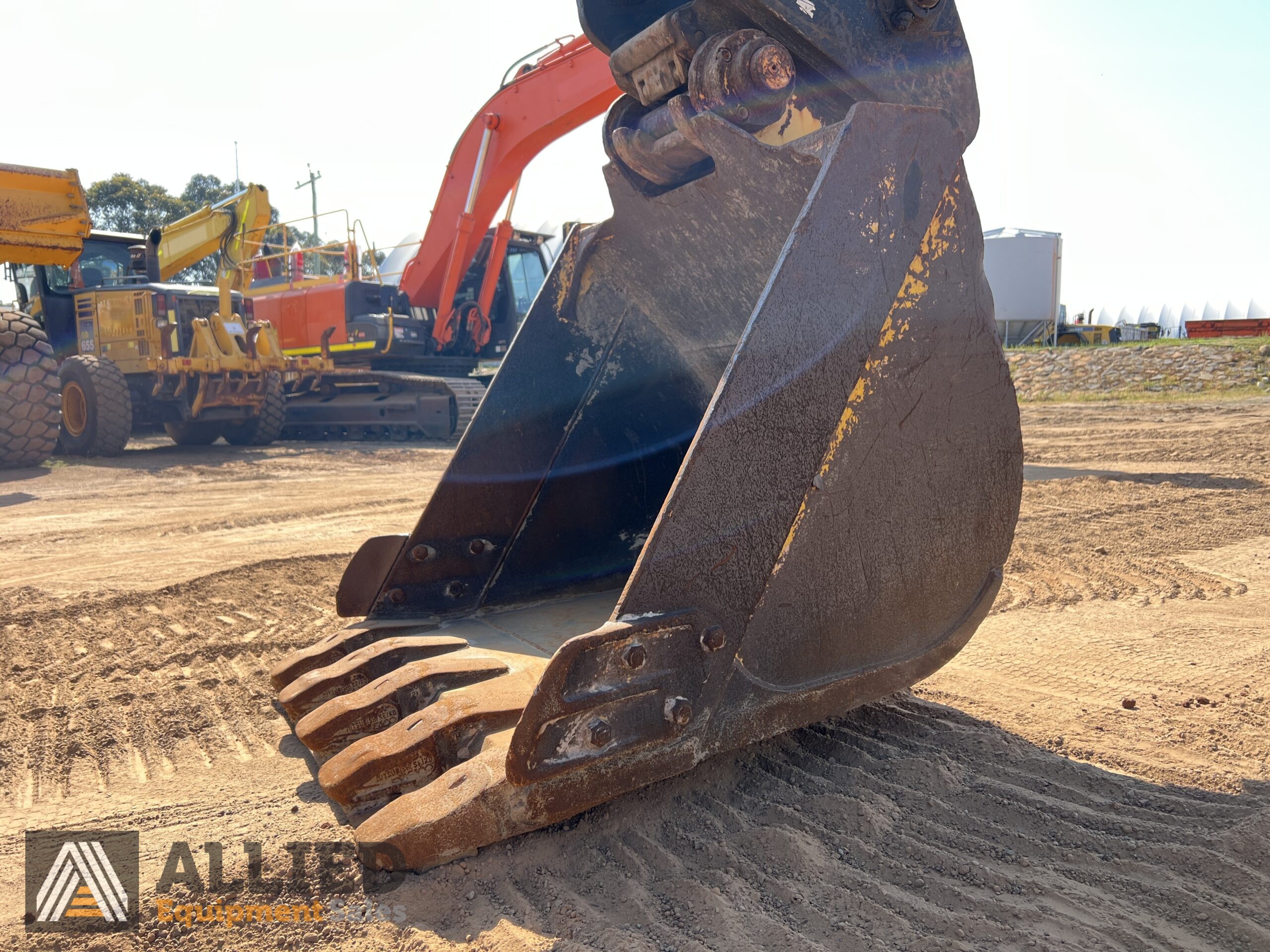 2019 VOLVO EC300D HYDRAULIC EXCAVATOR