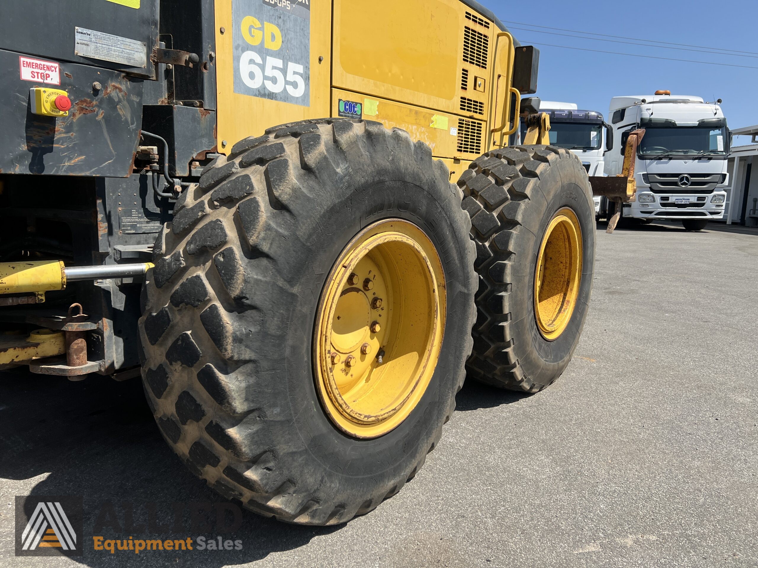 2011 KOMATSU GD655-5 MOTOR GRADER