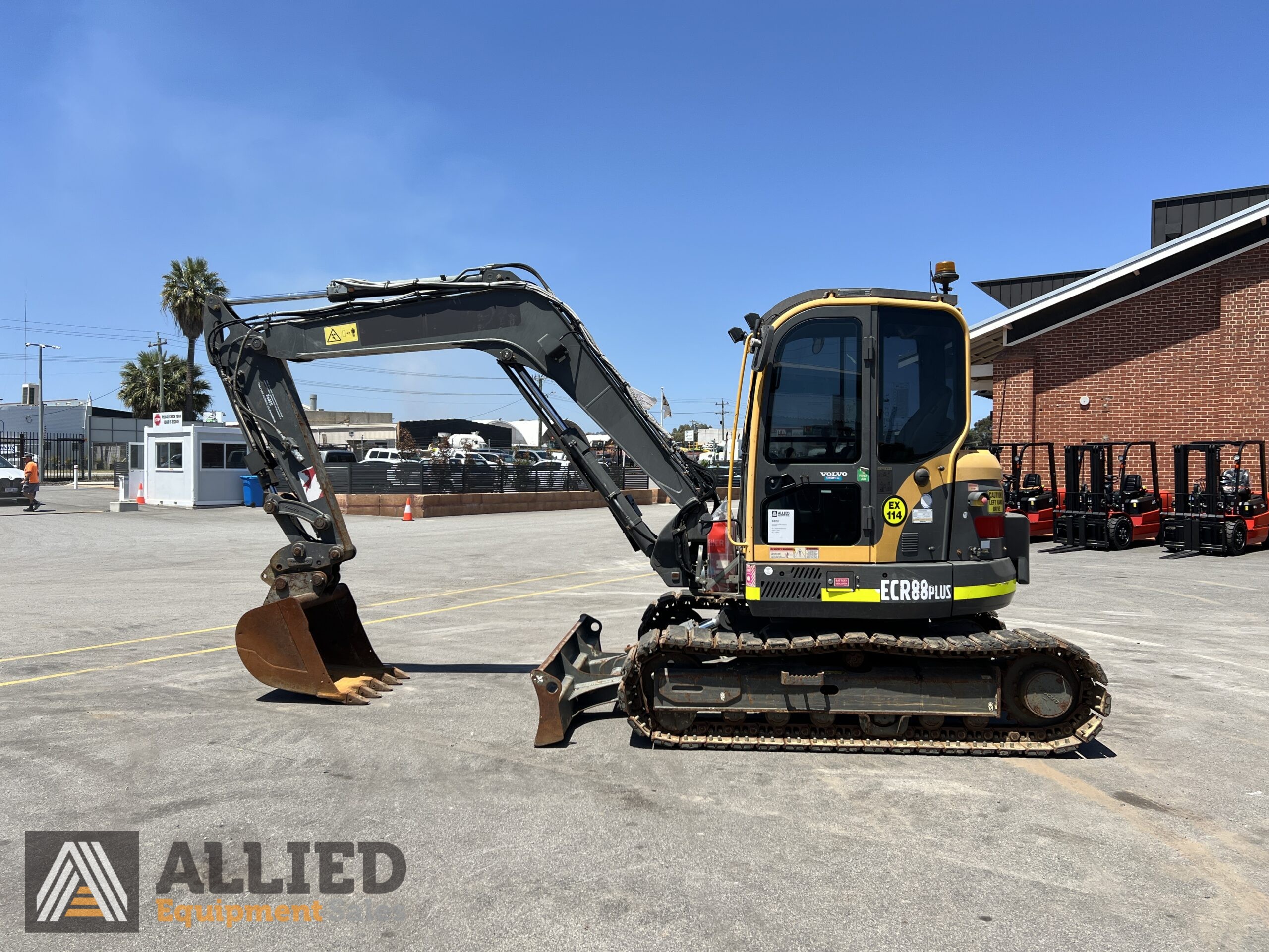 2018 VOLVO ECR88 HYDRAULIC EXCAVATOR