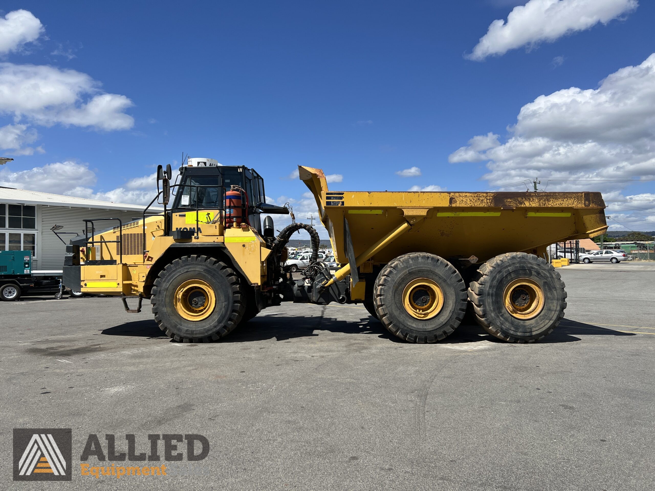 2012 KOMATSU HM400-2 ARTICULATED DUMP TRUCK