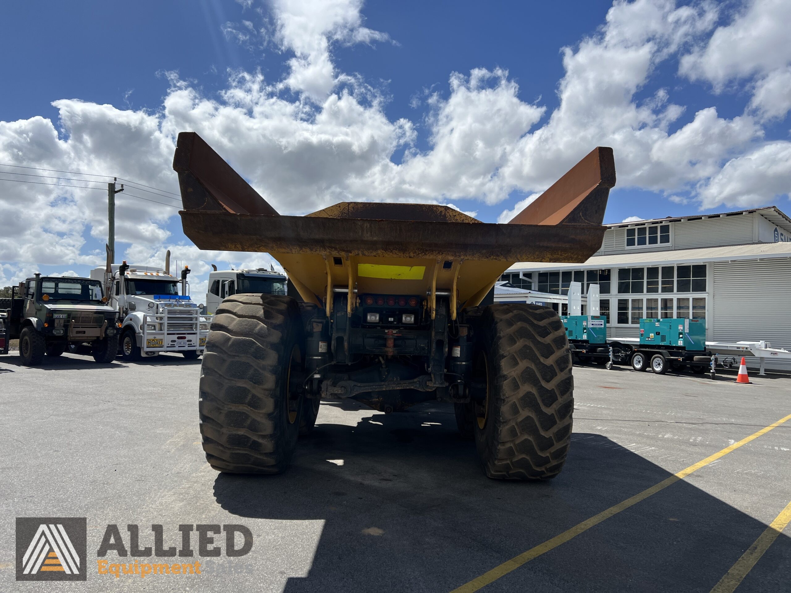 2012 KOMATSU HM400-2 ARTICULATED DUMP TRUCK