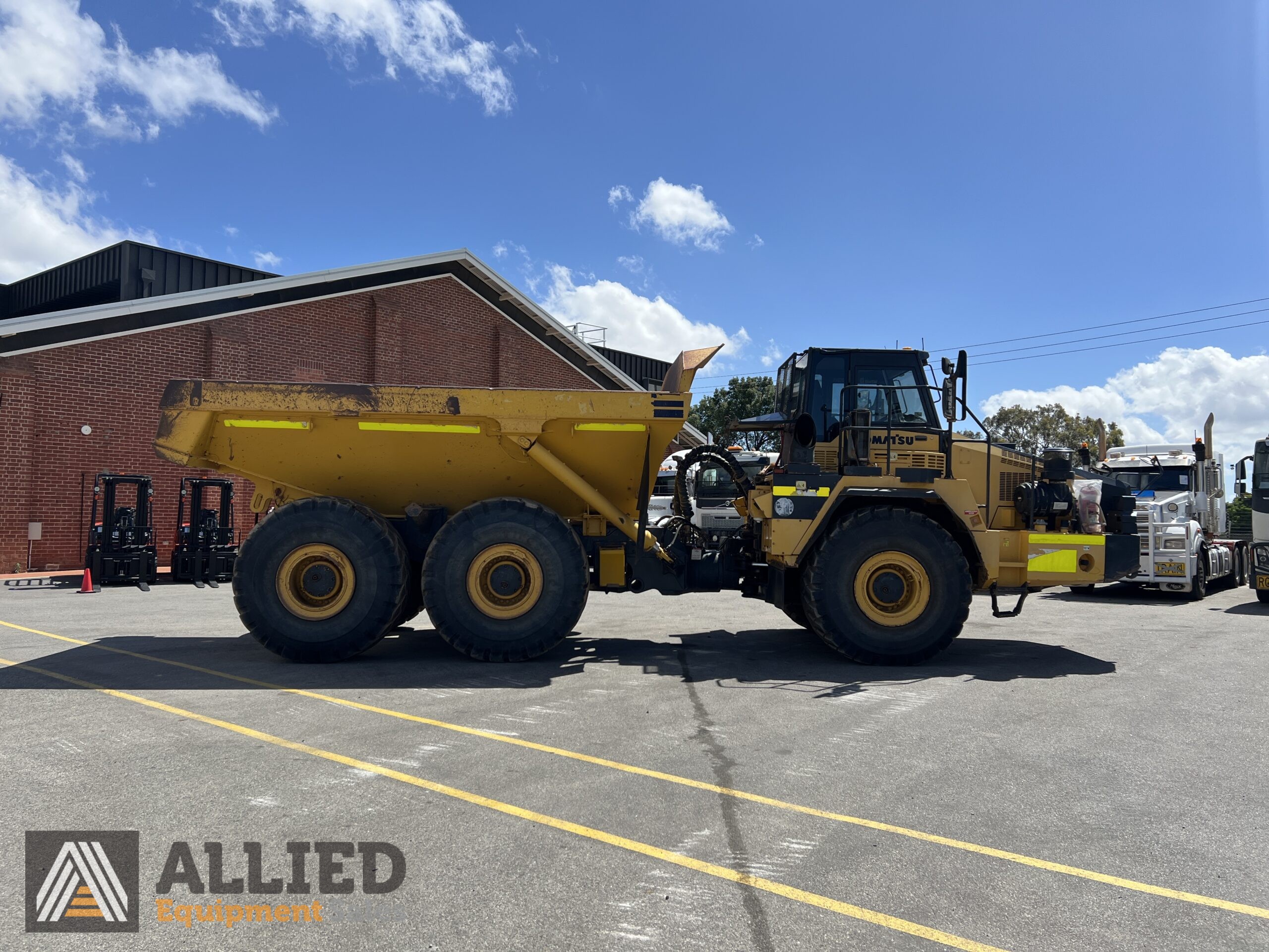 2012 KOMATSU HM400-2 ARTICULATED DUMP TRUCK