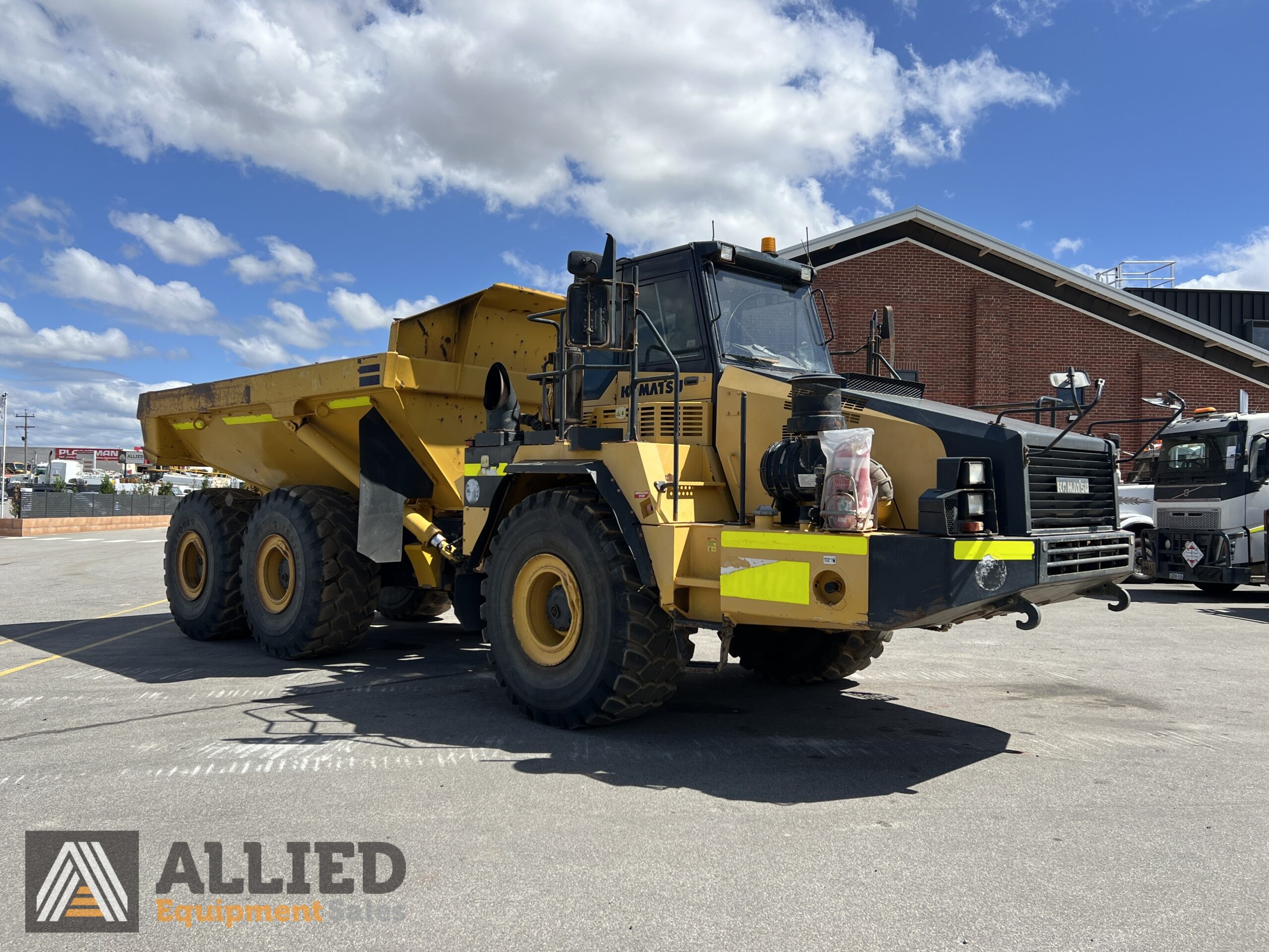 2012 KOMATSU HM400-2 ARTICULATED DUMP TRUCK