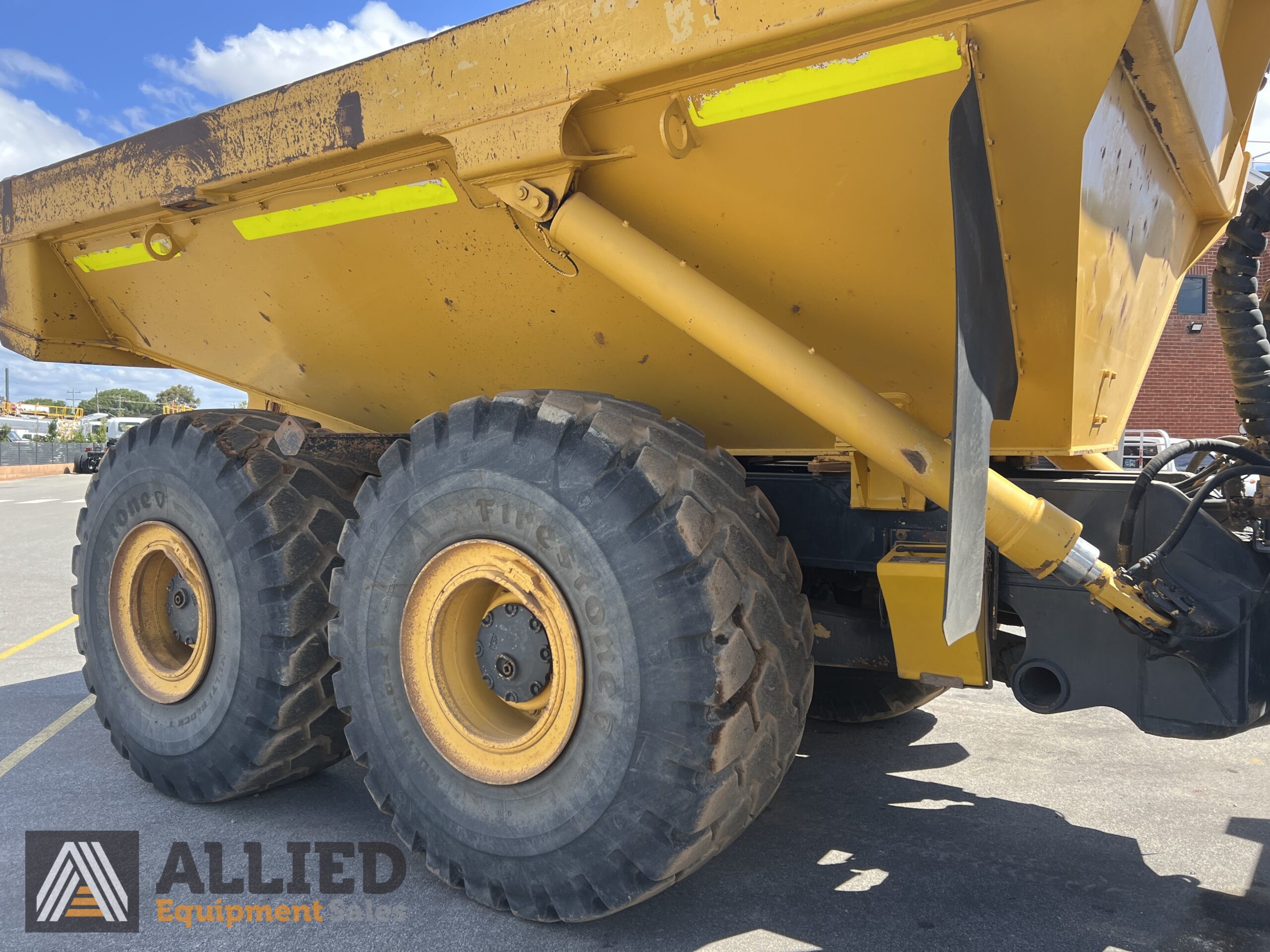 2012 KOMATSU HM400-2 ARTICULATED DUMP TRUCK