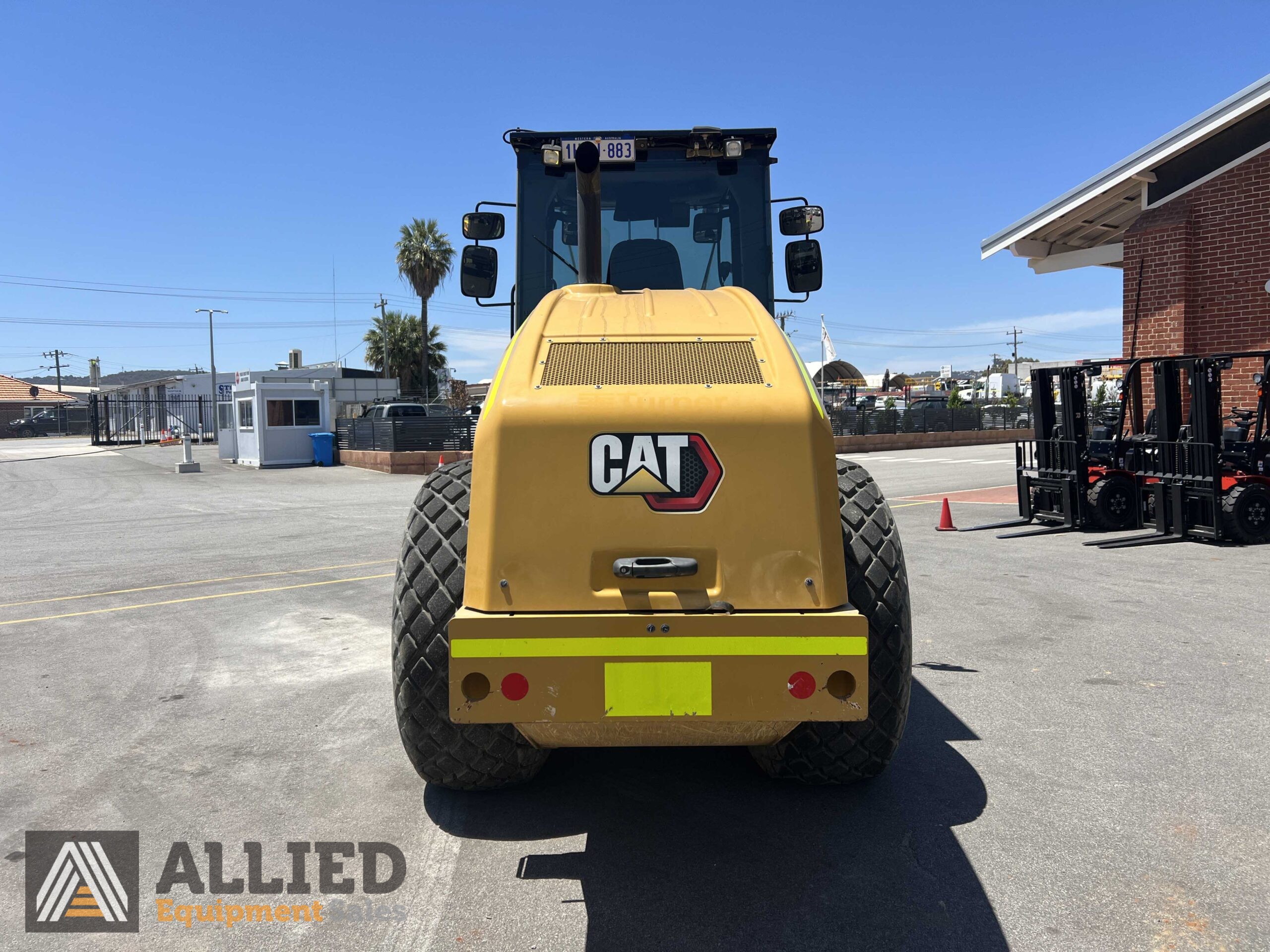 2022 CATERPILLAR CS64B SMOOTH DRUM VIBRATORY ROLLER