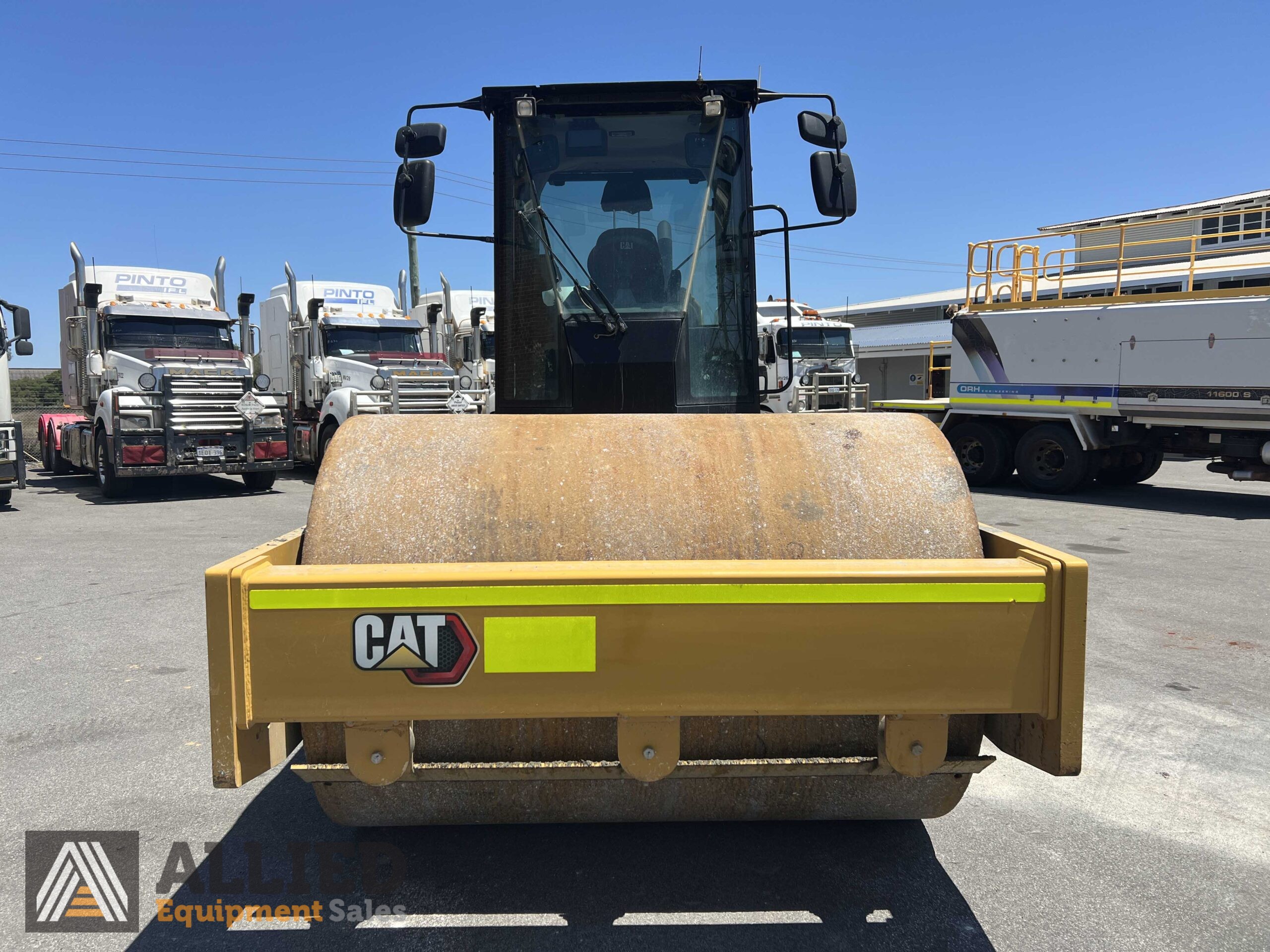 2022 CATERPILLAR CS64B SMOOTH DRUM VIBRATORY ROLLER