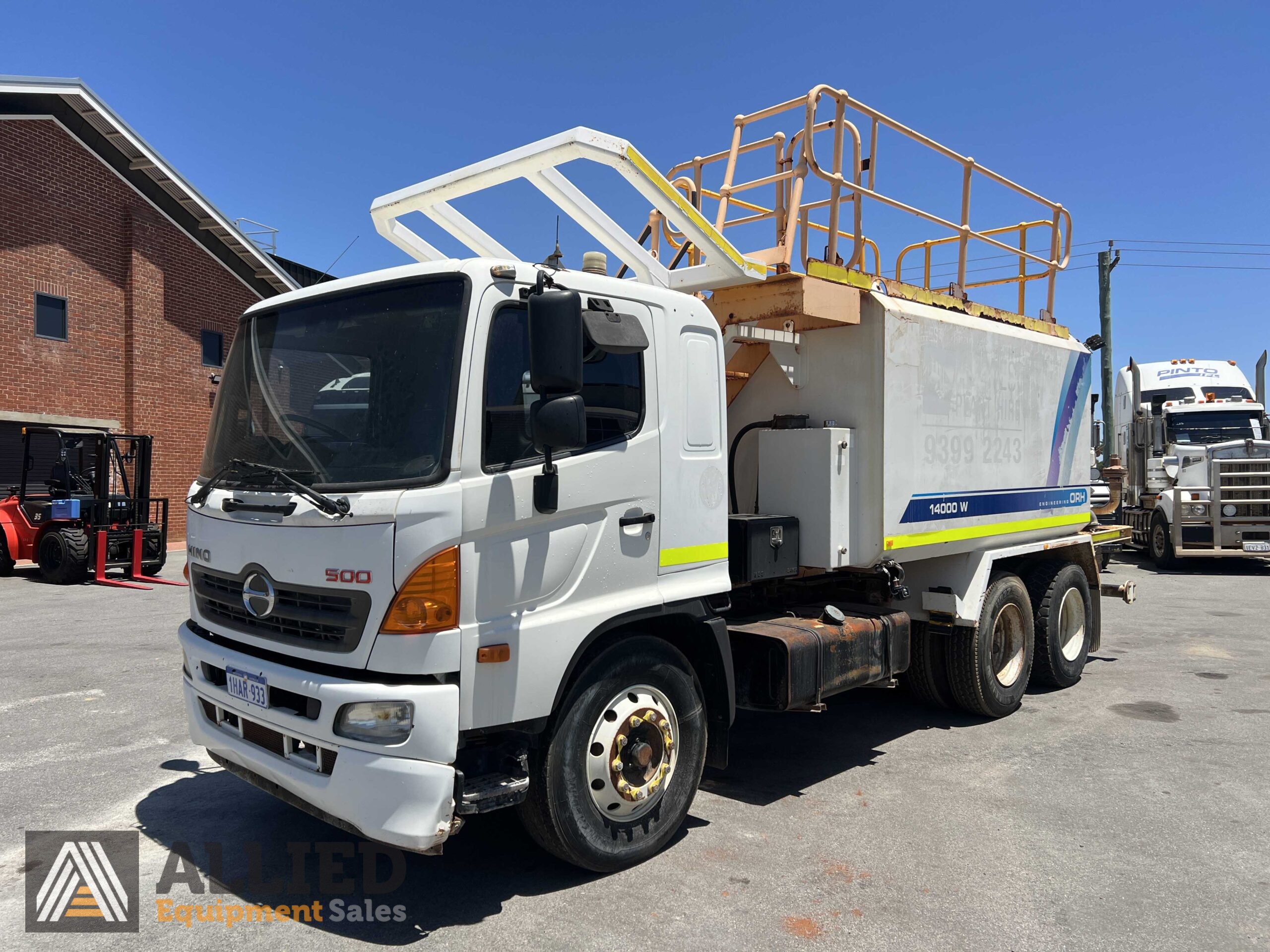 2013 HINO FM500 WATER TRUCK