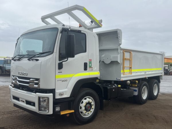 NEW 2024 ISUZU FVZ 240–300 6 x 4 TIPPER TRUCK