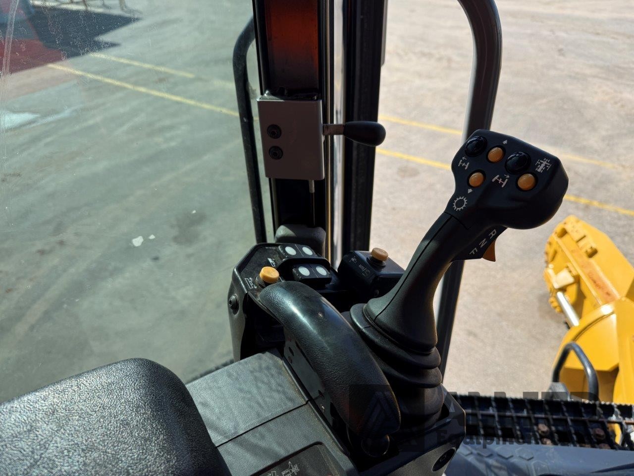 2020 CATERPILLAR 16 NG MOTOR GRADER