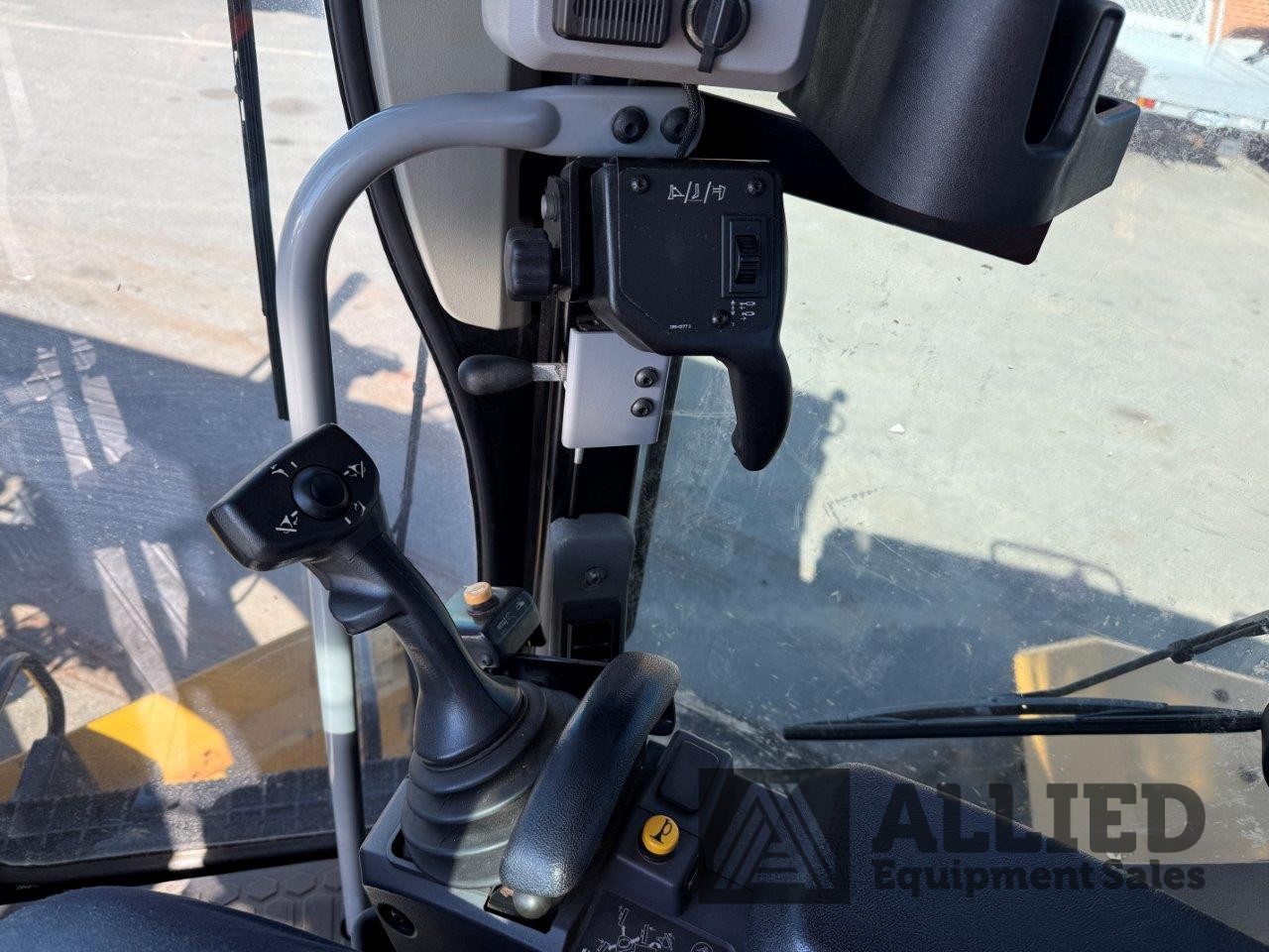 2020 CATERPILLAR 16 NG MOTOR GRADER