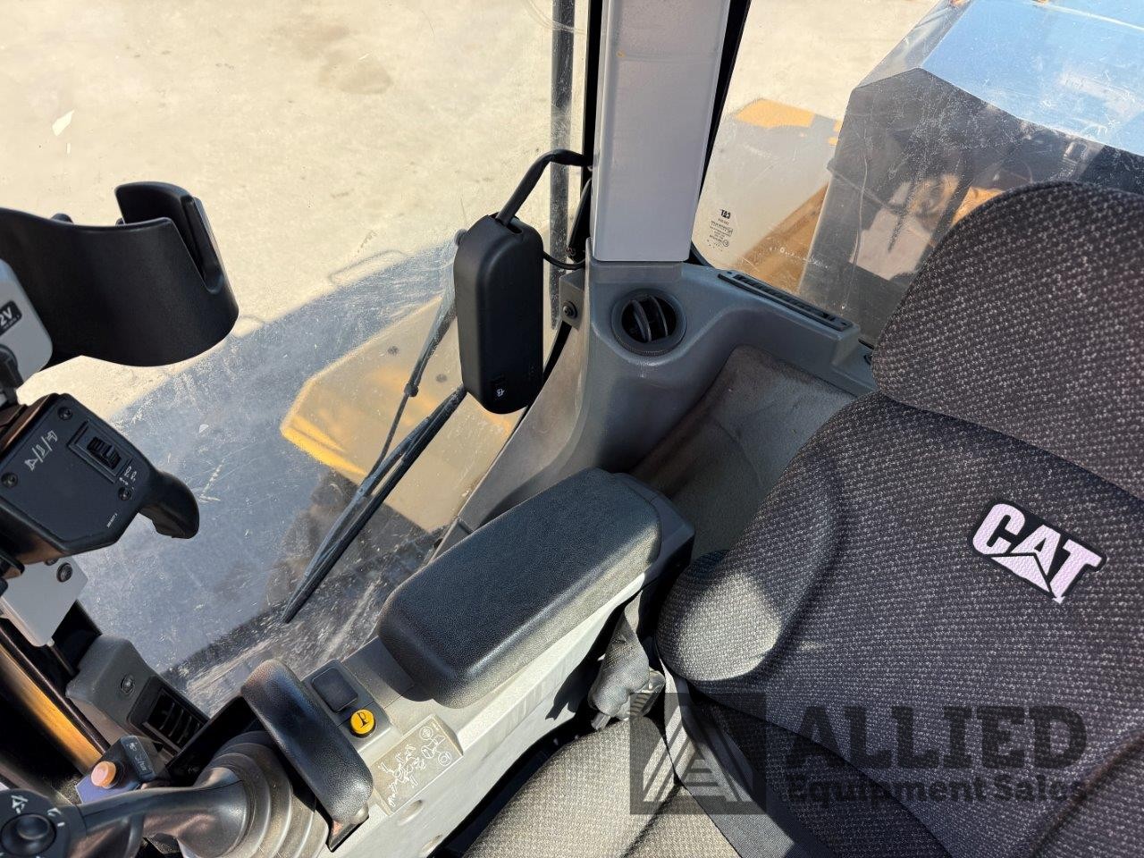 2020 CATERPILLAR 16 NG MOTOR GRADER