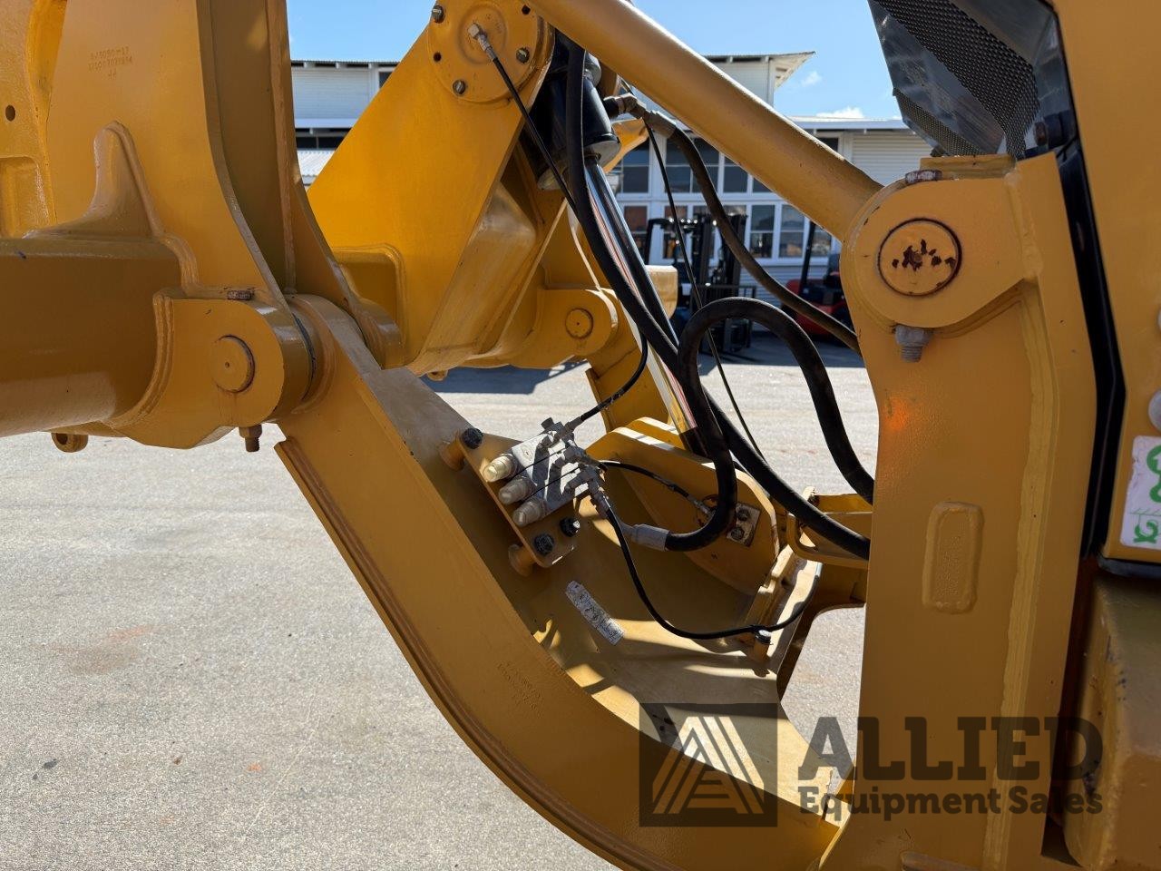 2020 CATERPILLAR 16 NG MOTOR GRADER