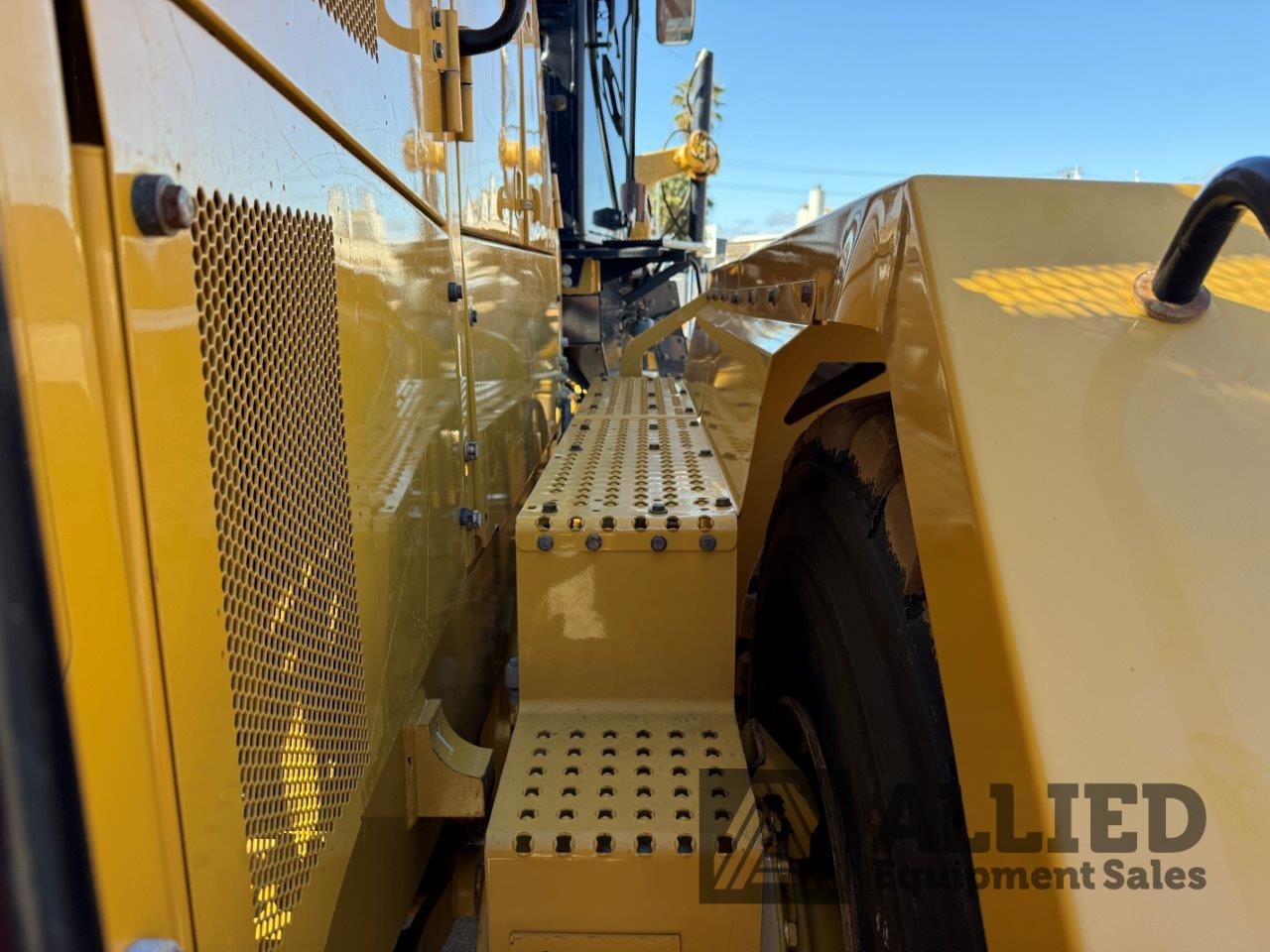 2020 CATERPILLAR 16 NG MOTOR GRADER