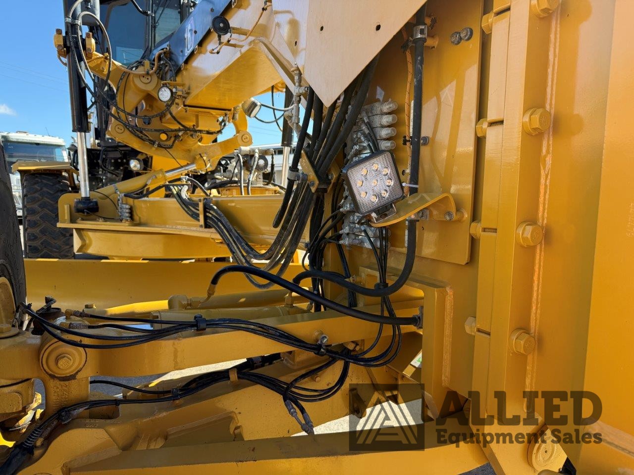 2020 CATERPILLAR 16 NG MOTOR GRADER