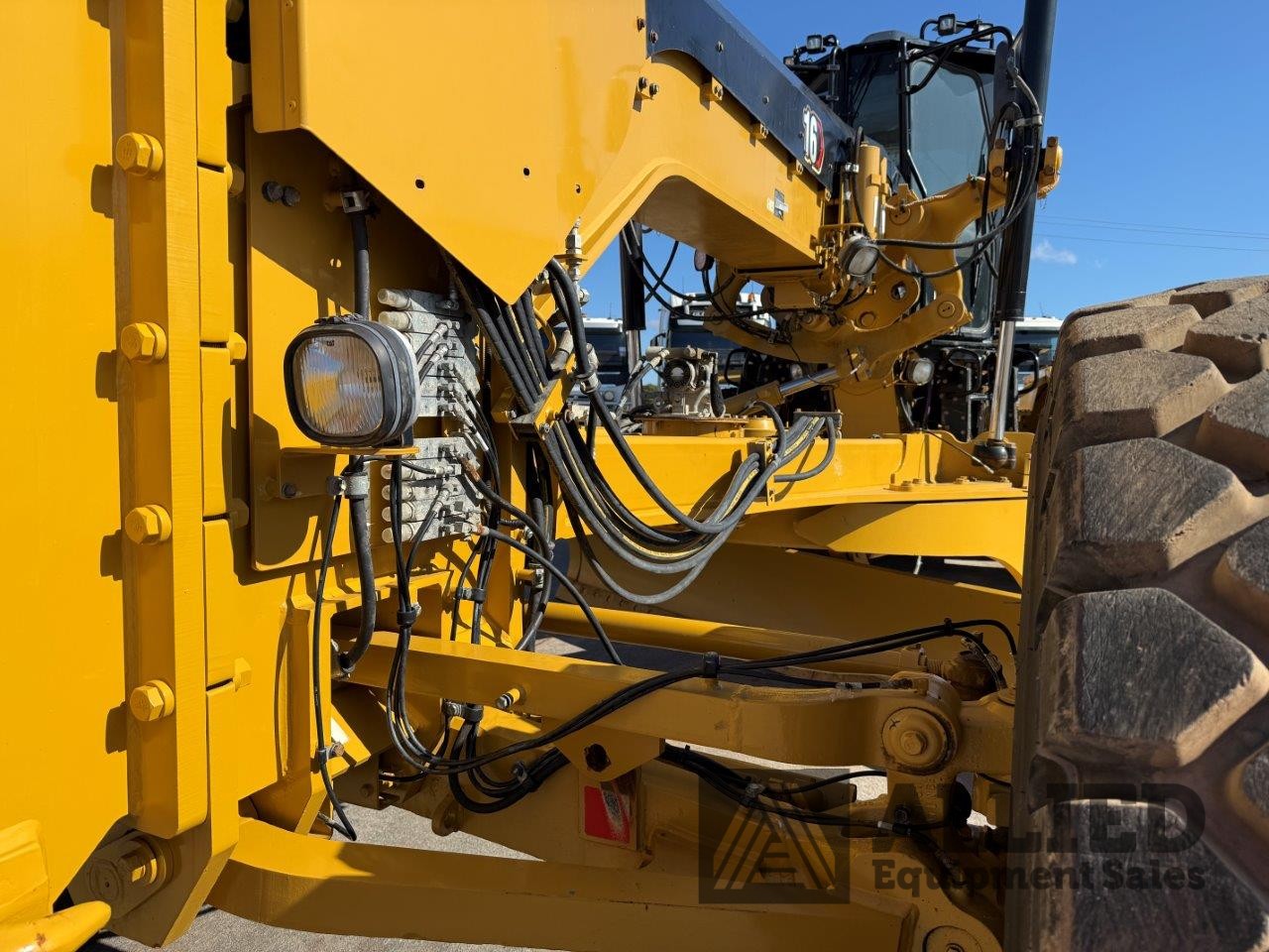2020 CATERPILLAR 16 NG MOTOR GRADER
