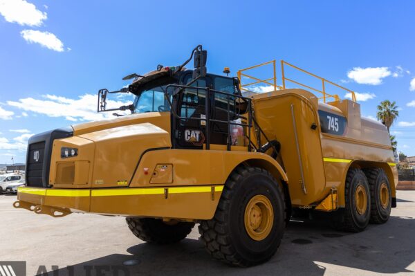 CATERPILLAR 745 ARTICULATED WATER CART C/W NEW BWF WATER MODULE