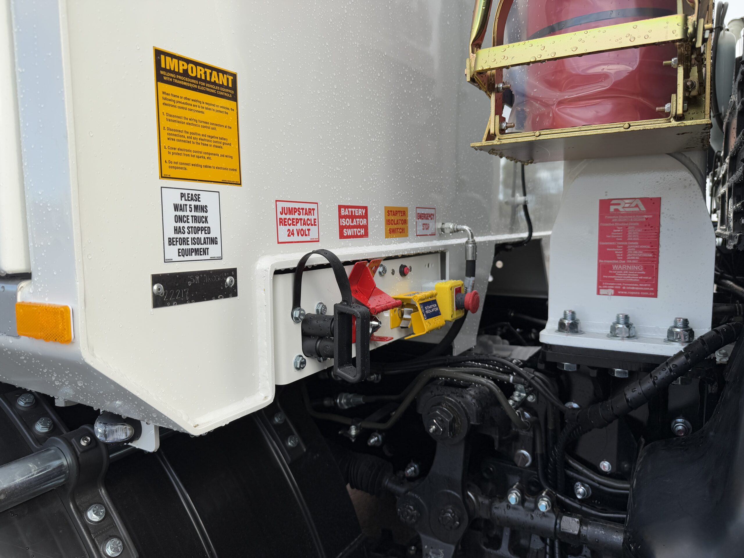2025 ISUZU FYH 300/350 MLWB 8X4 SERVICE TRUCK C/W AES 11000 SERVICE MODULE