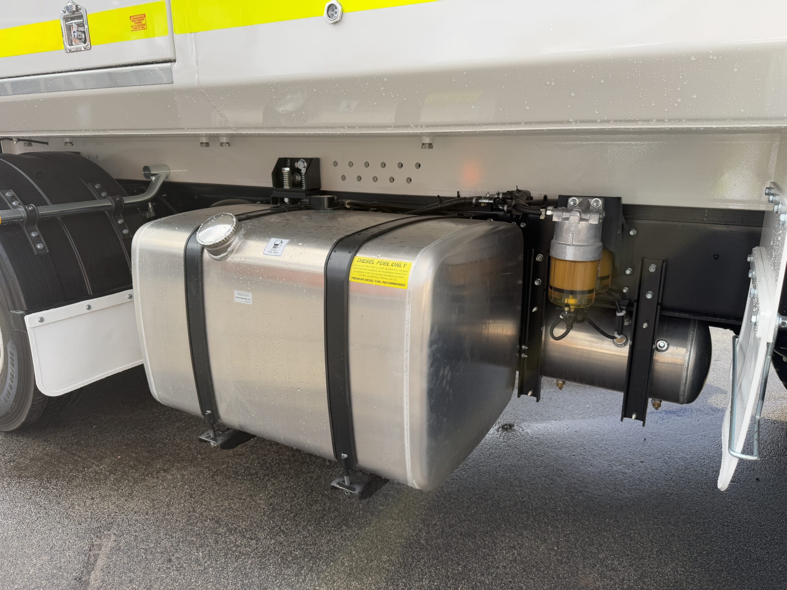 2025 ISUZU FYH 300/350 MLWB 8X4 SERVICE TRUCK C/W AES 11000 SERVICE MODULE