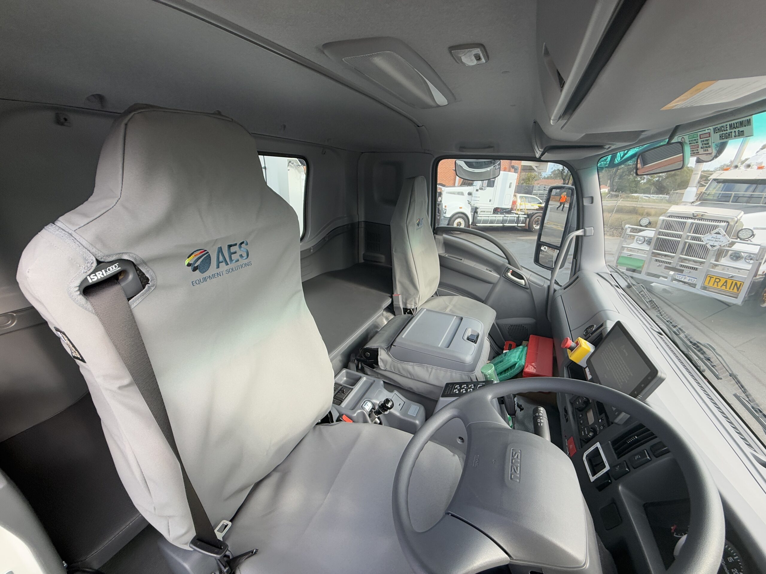 2025 ISUZU FYH 300/350 MLWB 8X4 SERVICE TRUCK C/W AES 11000 SERVICE MODULE