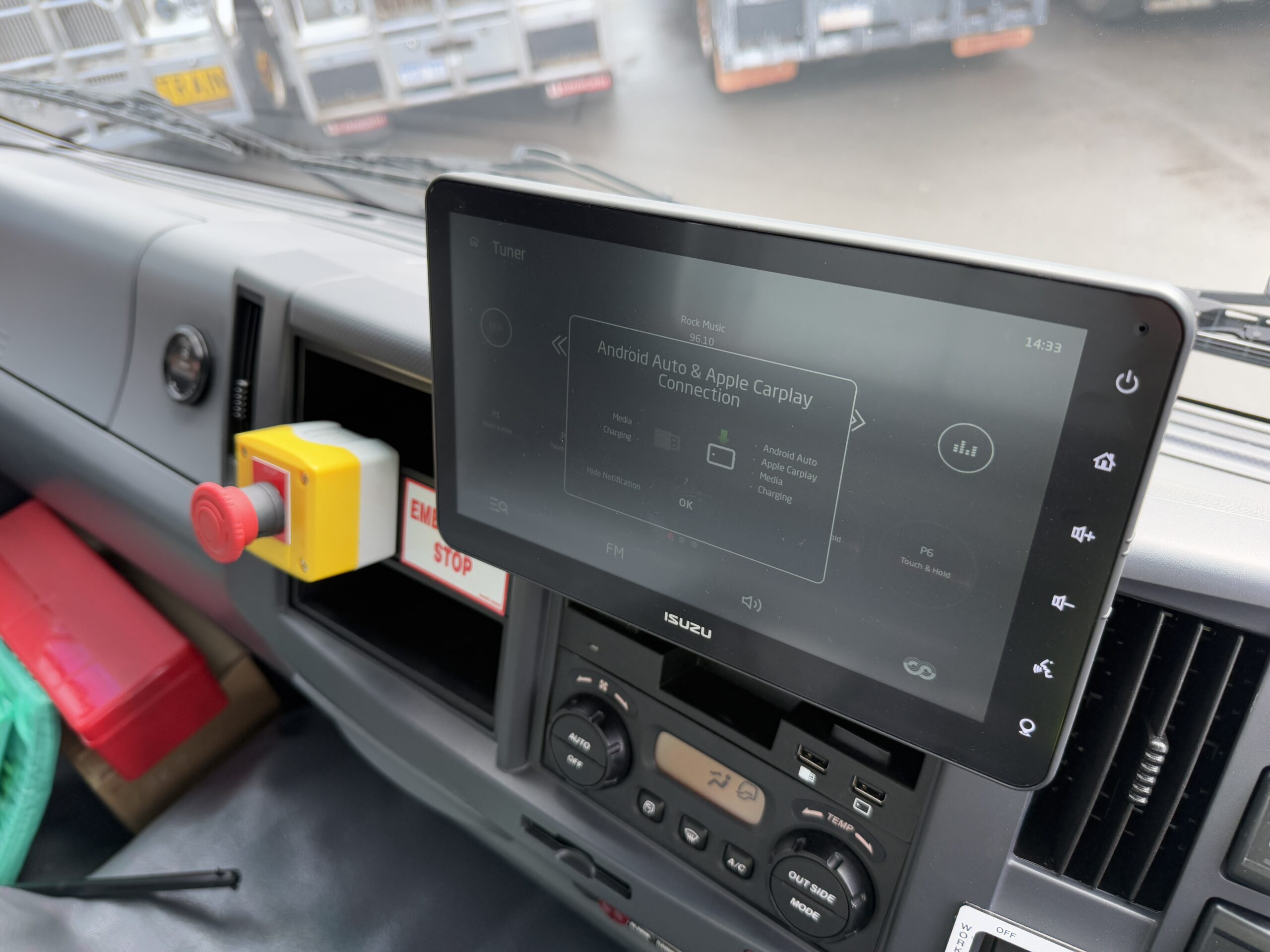 2025 ISUZU FYH 300/350 MLWB 8X4 SERVICE TRUCK C/W AES 11000 SERVICE MODULE