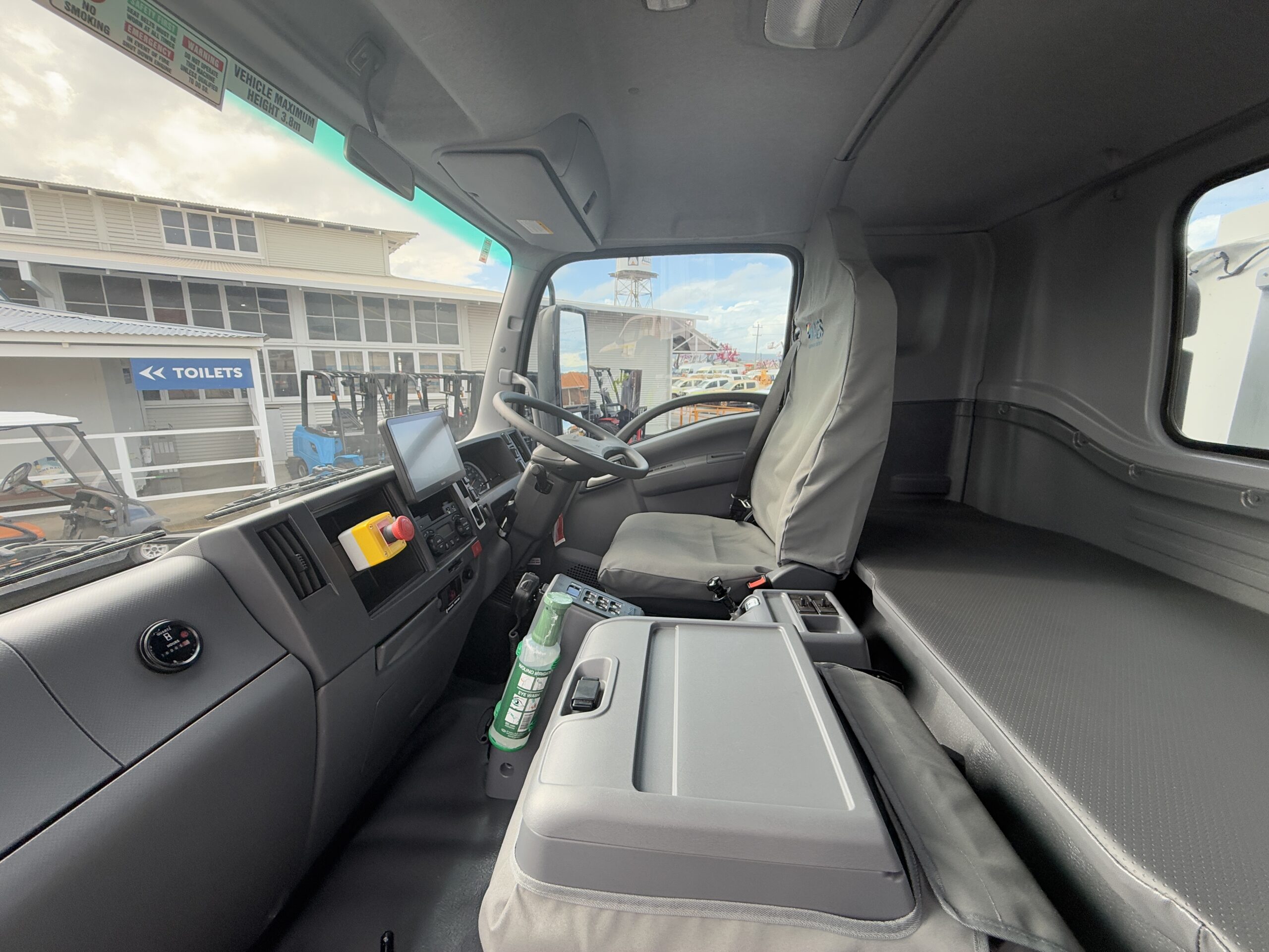 2025 ISUZU FYH 300/350 MLWB 8X4 SERVICE TRUCK C/W AES 11000 SERVICE MODULE