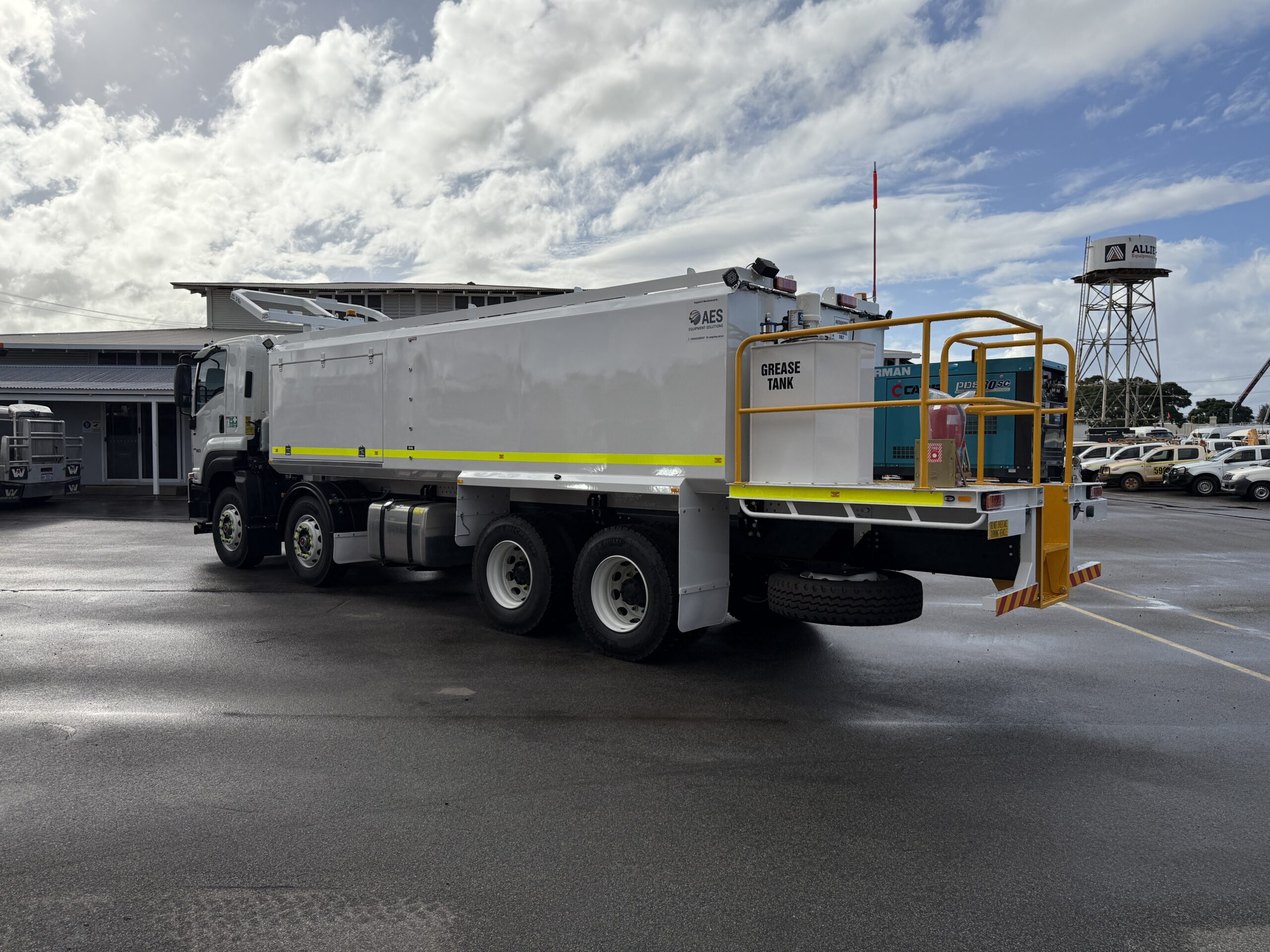 2025 ISUZU FYH 300/350 MLWB 8X4 SERVICE TRUCK C/W AES 11000 SERVICE MODULE