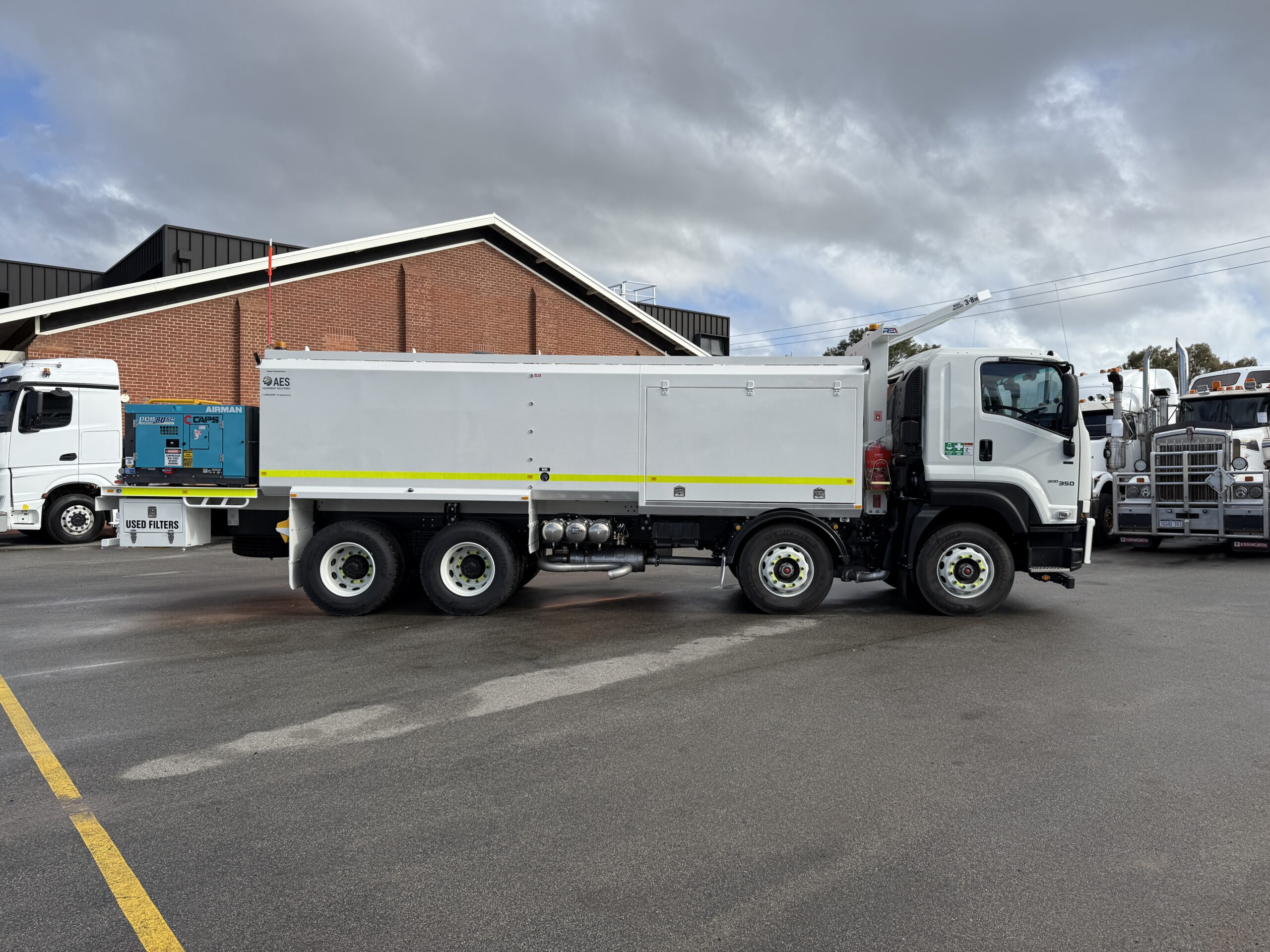 2025 ISUZU FYH 300/350 MLWB 8X4 SERVICE TRUCK C/W AES 11000 SERVICE MODULE