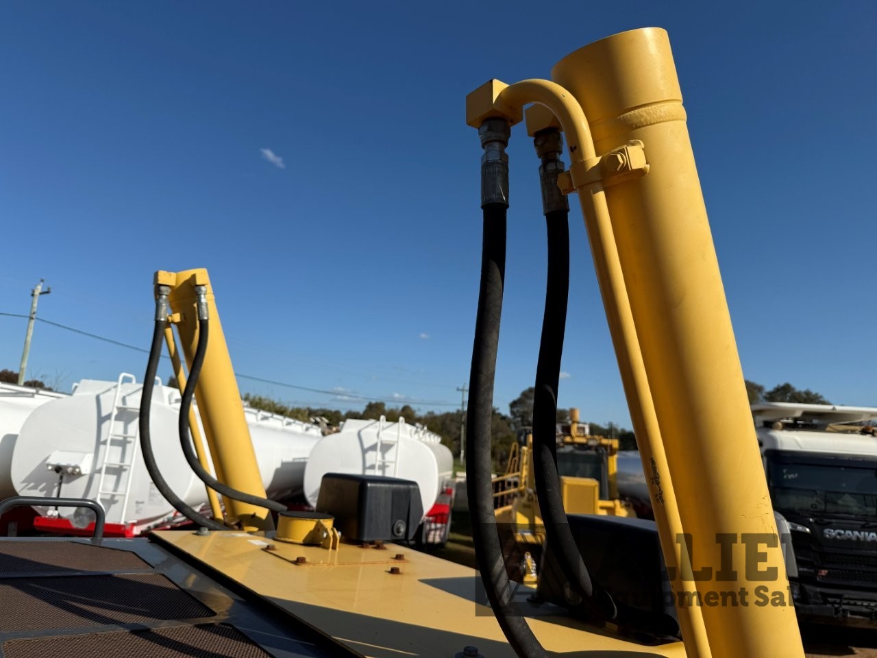 2015 KOMATSU D155AX-7 TRACK TYPE TRACTOR (DOZER)