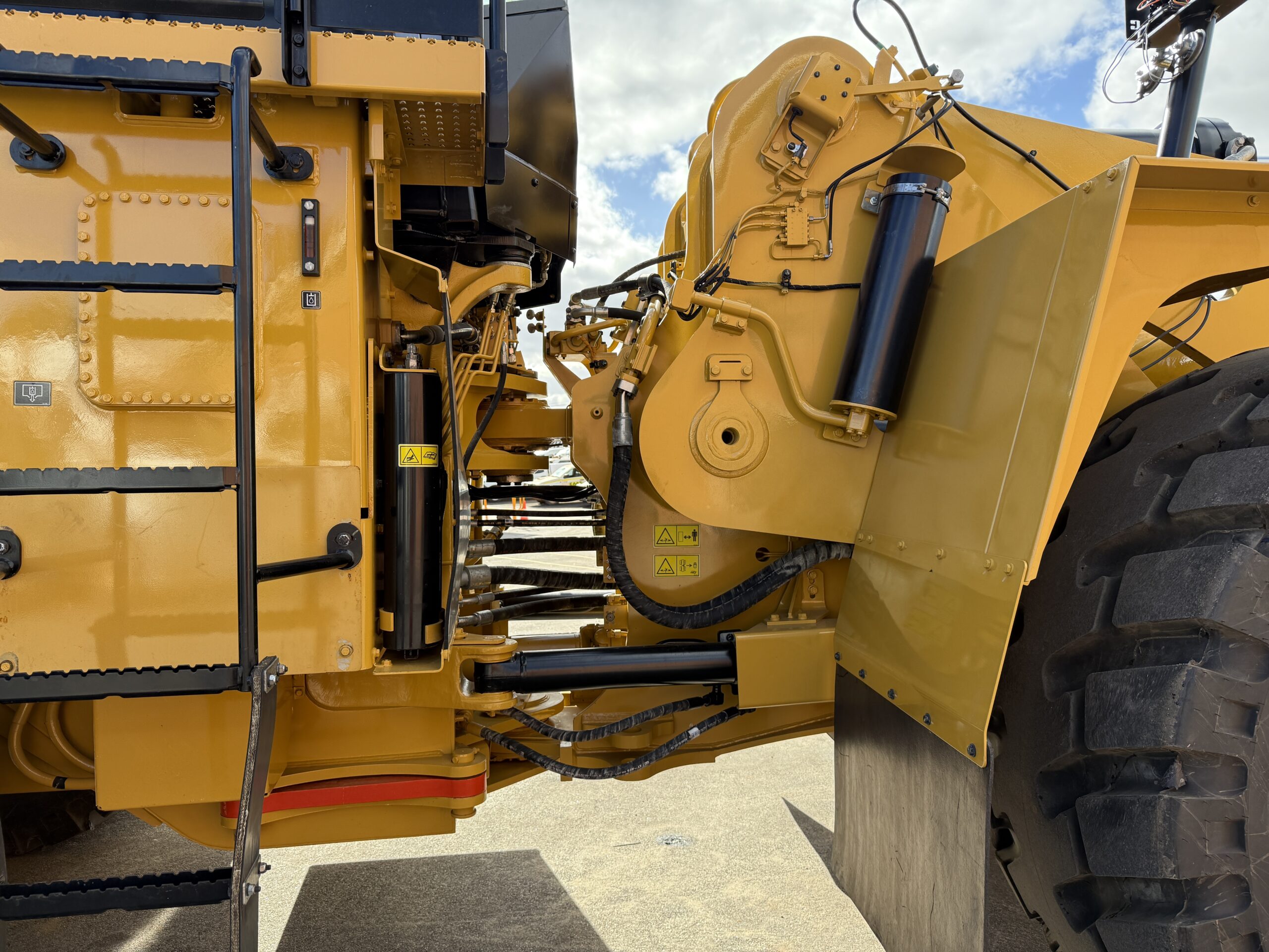 2023 CATERPILLAR 988K WHEEL LOADER