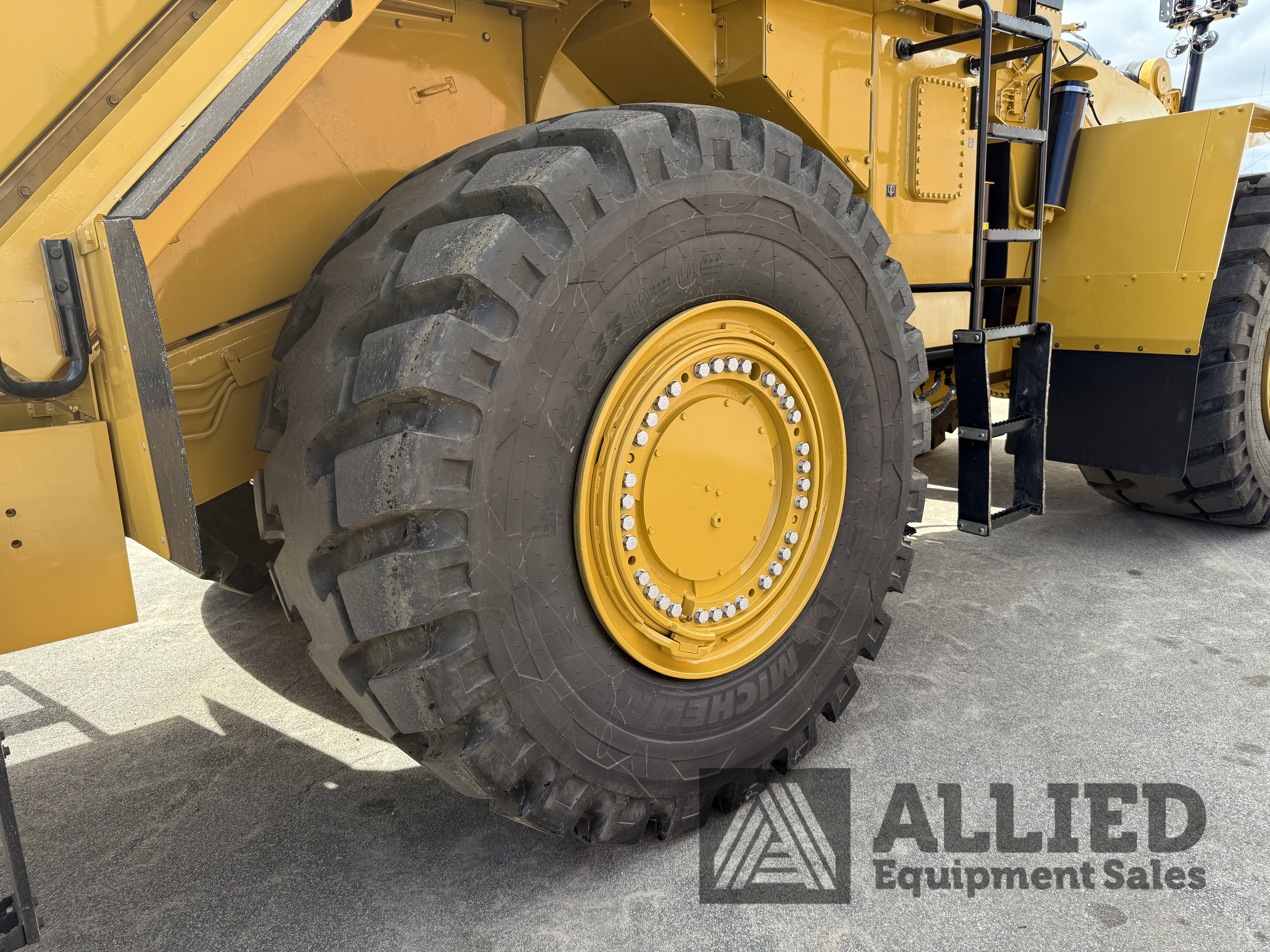 2023 CATERPILLAR 988K WHEEL LOADER