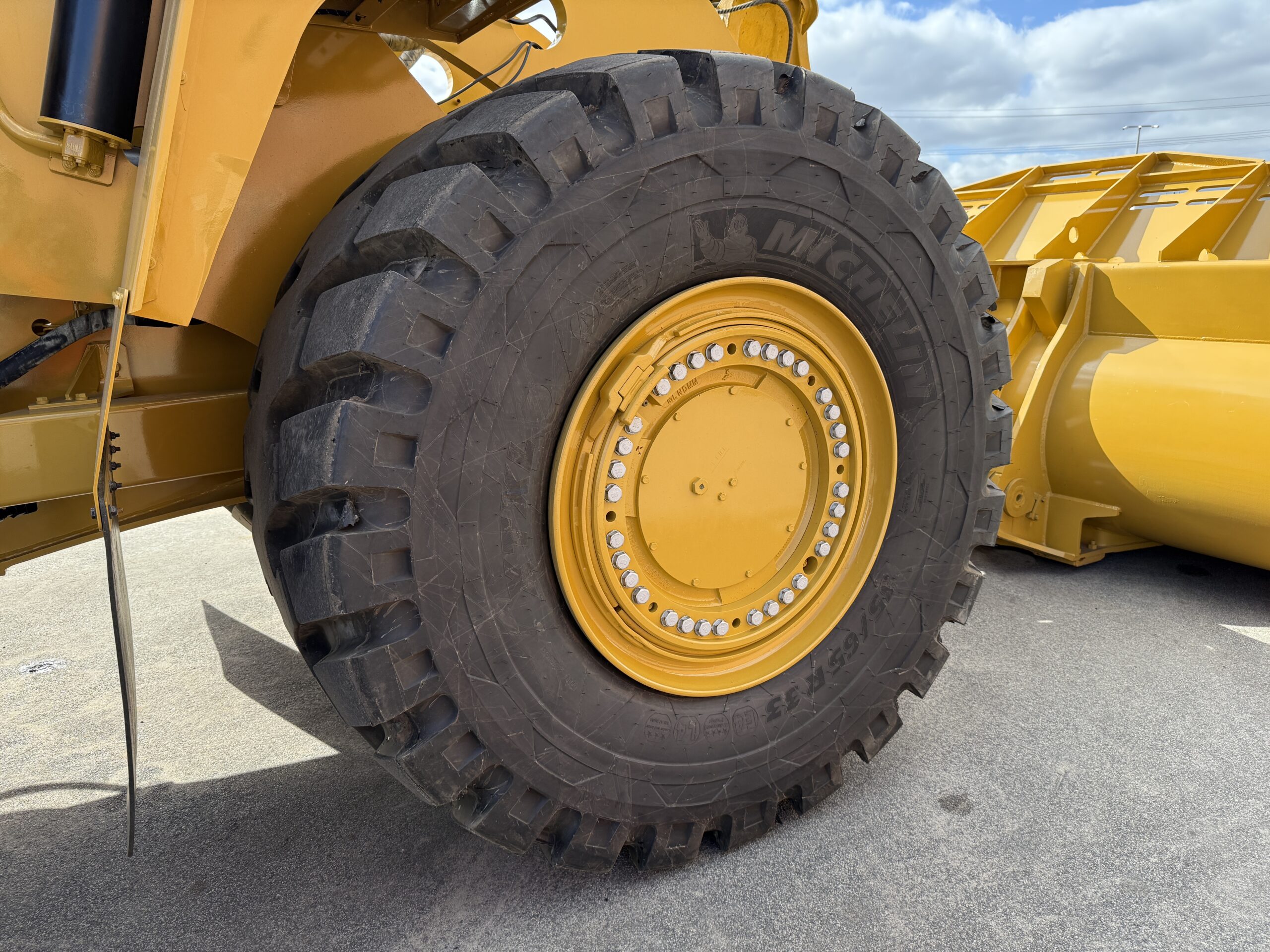 2023 CATERPILLAR 988K WHEEL LOADER