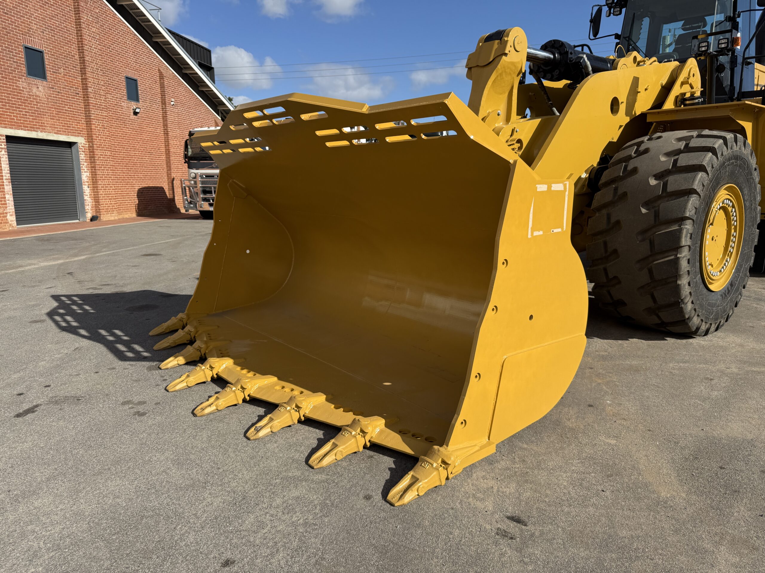 2023 CATERPILLAR 988K WHEEL LOADER