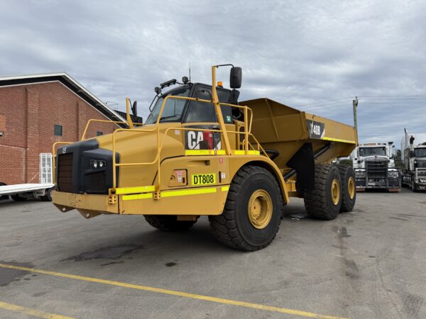 2013 CATERPILLAR 740B ARTICULATED DUMP TRUCK